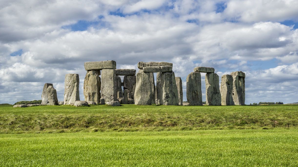 Helyére került a Stonhenge hiányzó darabja