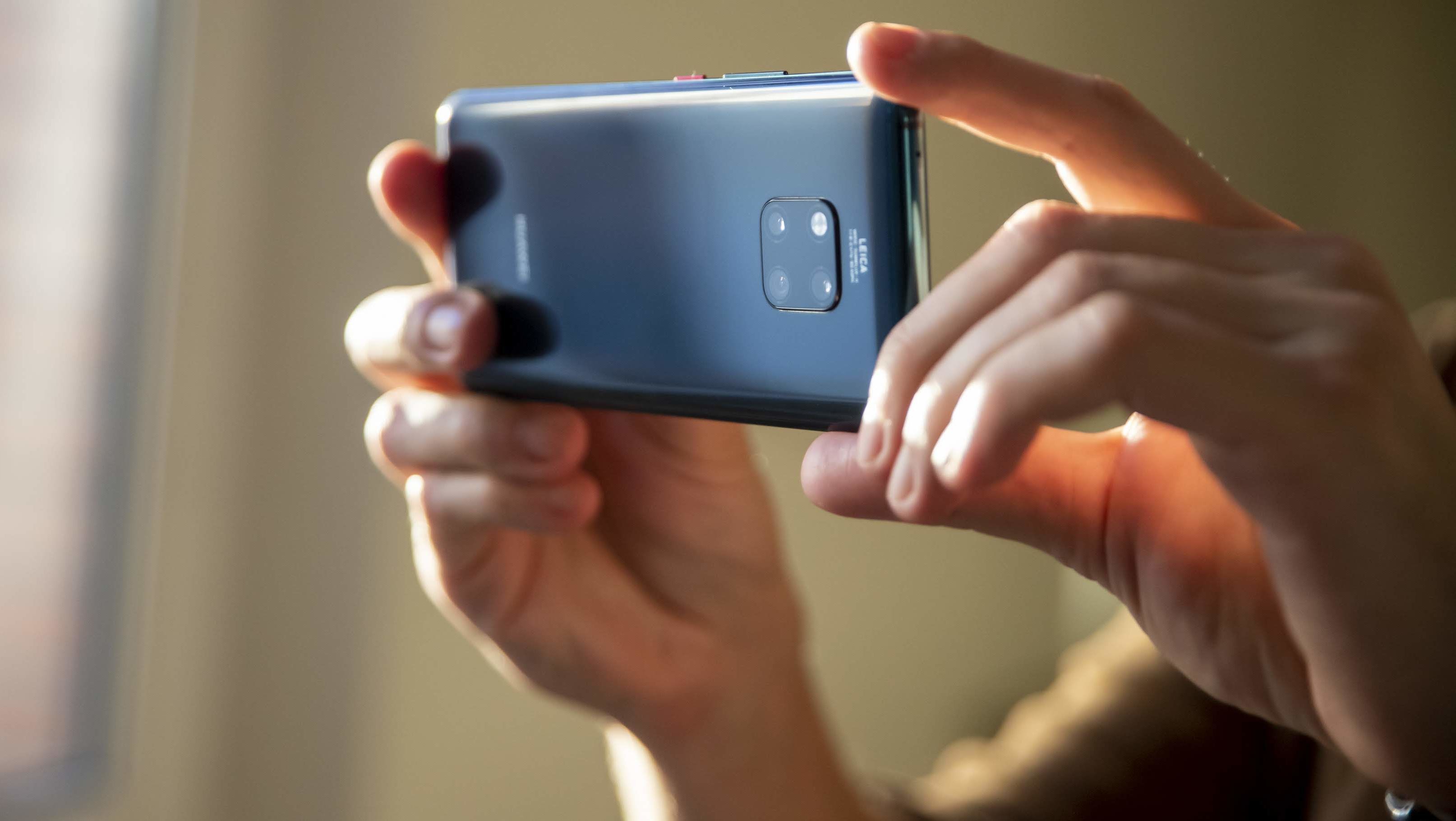 Ezekre a Huawei telefonokra érkezik meg először az új Android