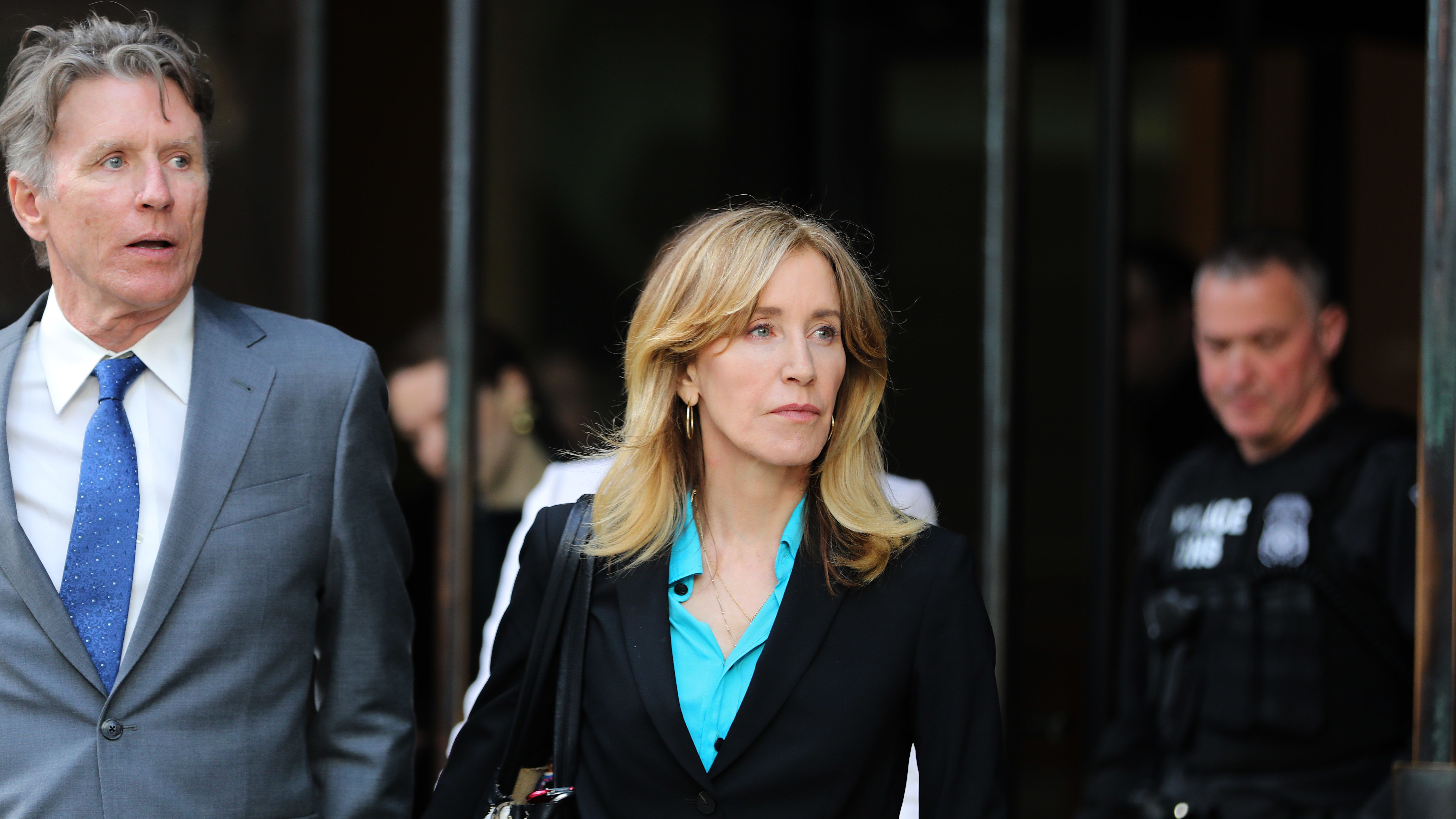 Felicity Huffman bűnösnek vallja magát Amerika legnagyobb egyetemi korrupciós botrányában