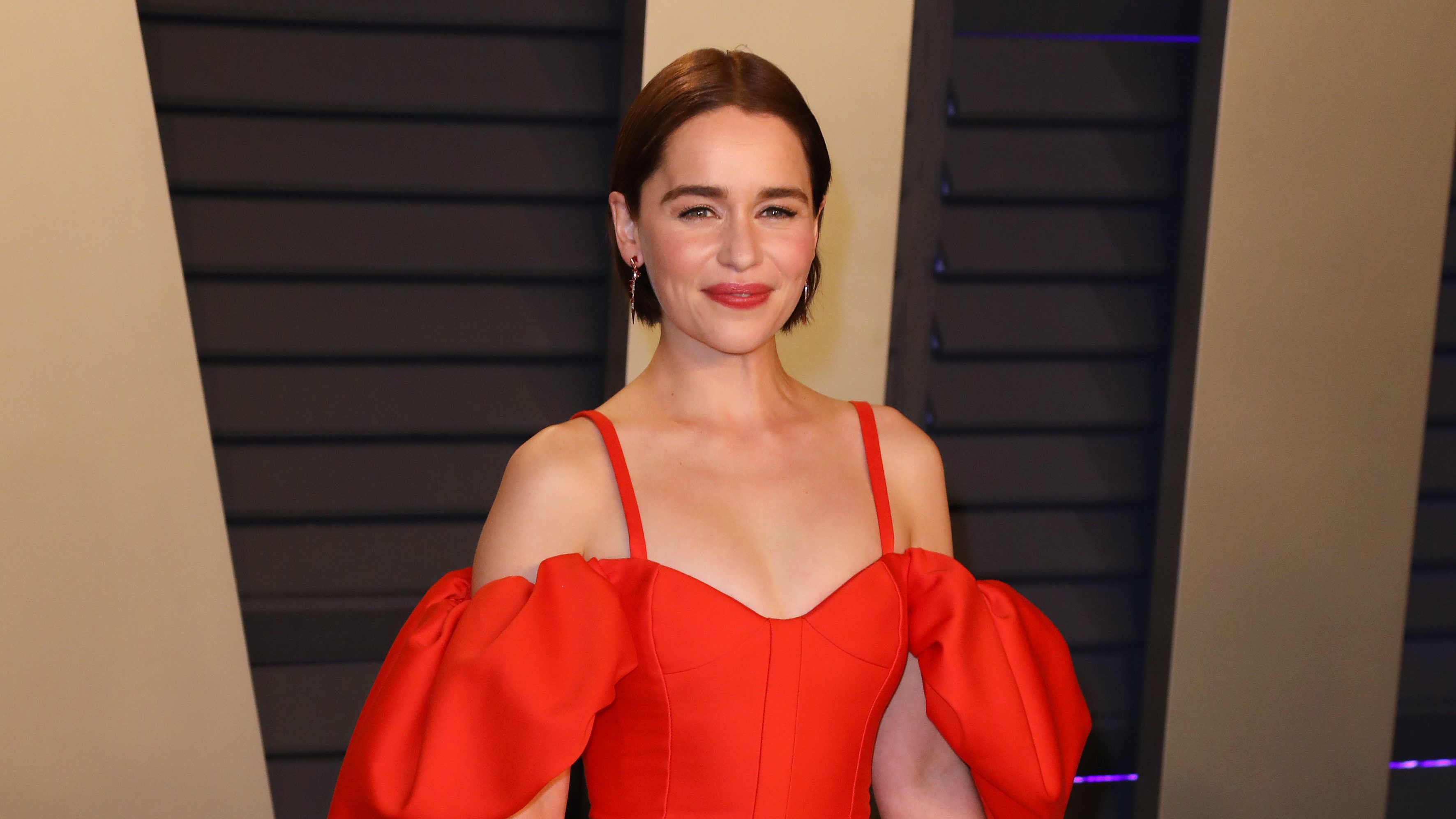 Emilia Clarke-nak levitte a parókáját az új Trónok harca epizód