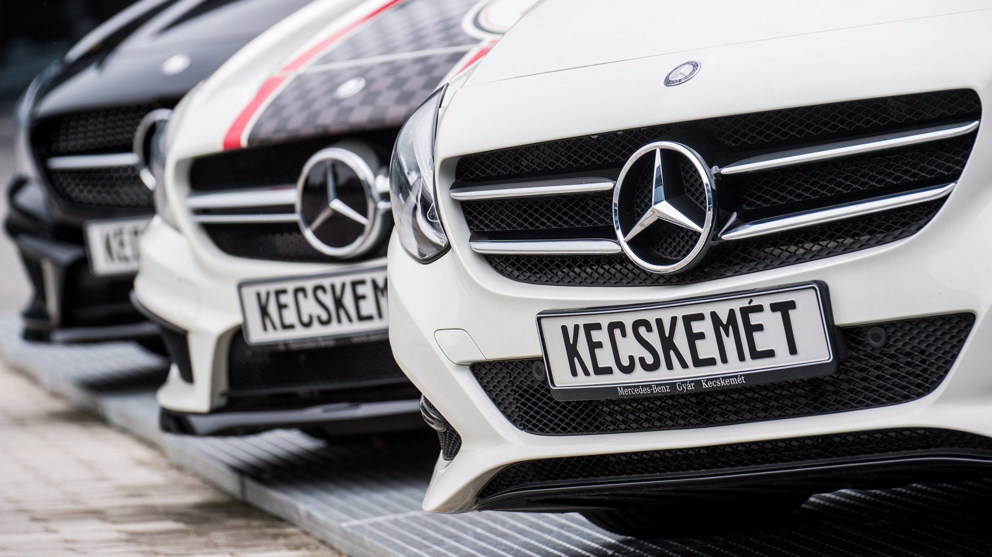 Felfüggesztették a kecskeméti Mercedes-gyár építését