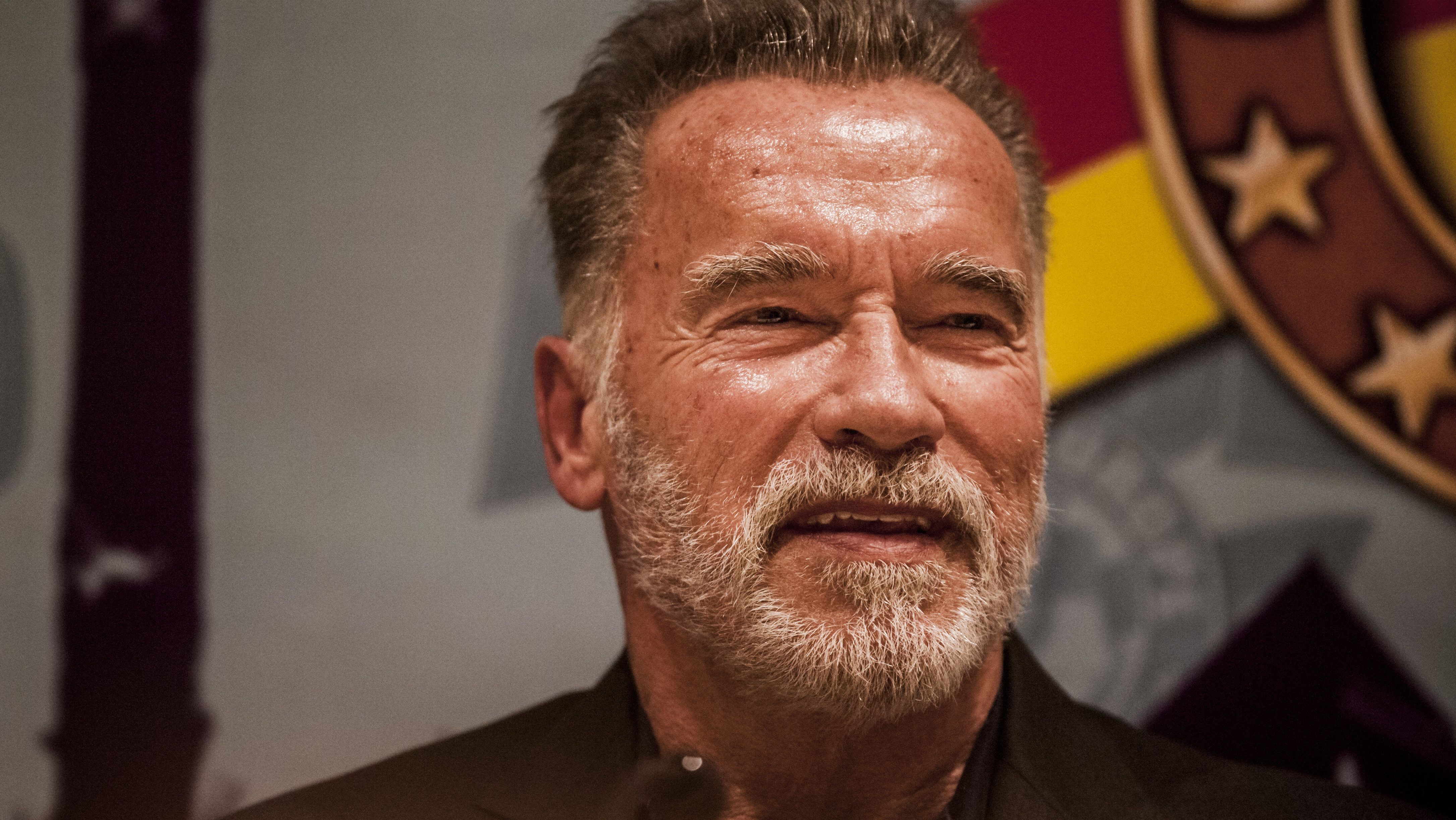 Nem emel vádat támadója ellen Arnold Schwarzenegger