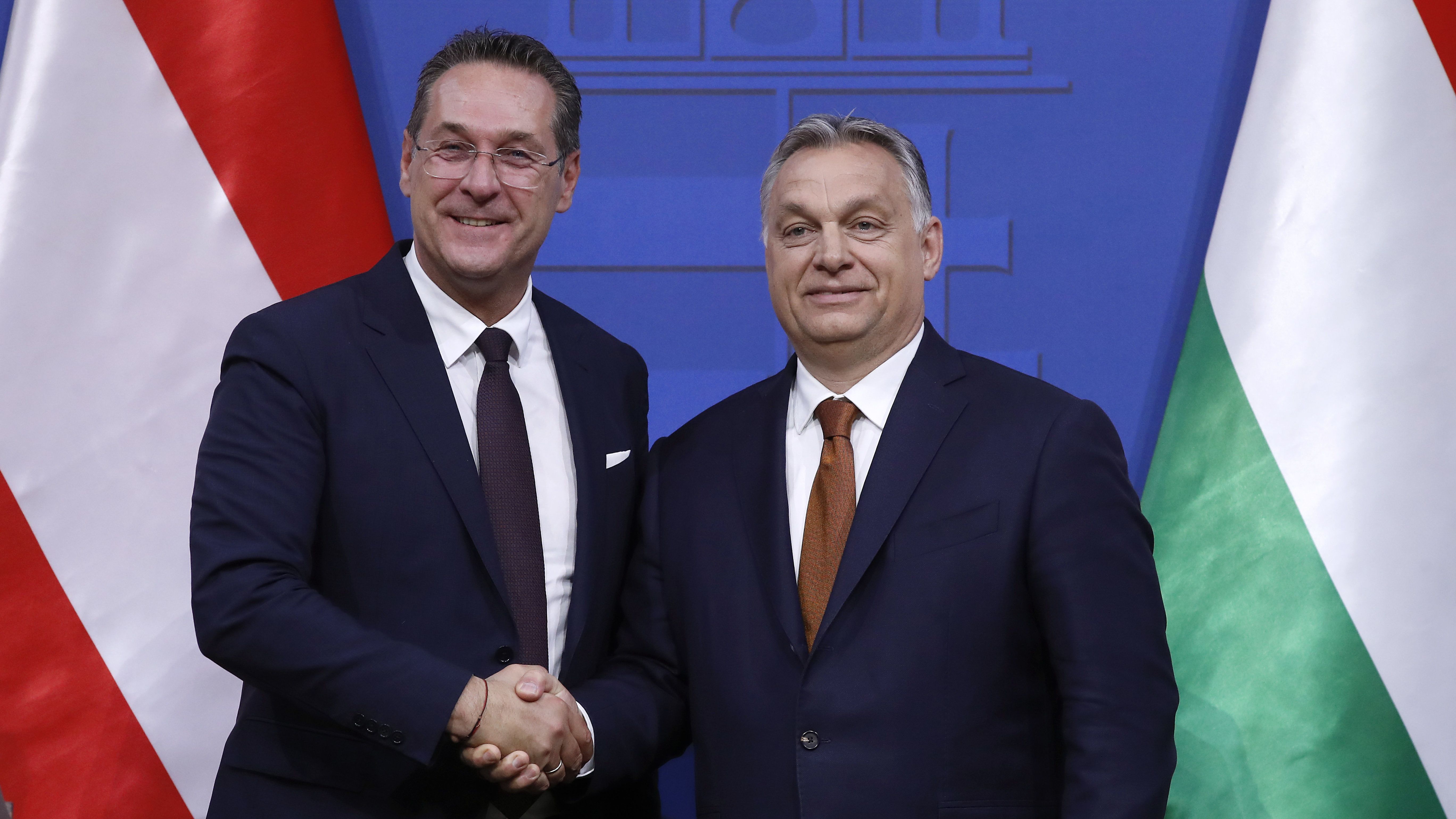 Orbánnak nem árt a Strache-botrány