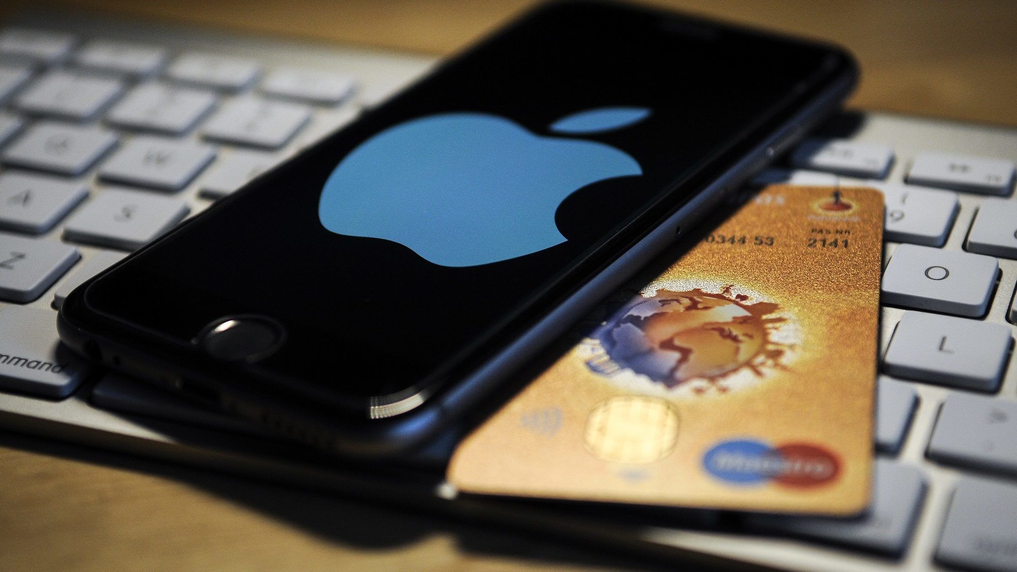 Már iPhone-nal is fizethetünk, elindult itthon az Apple Pay