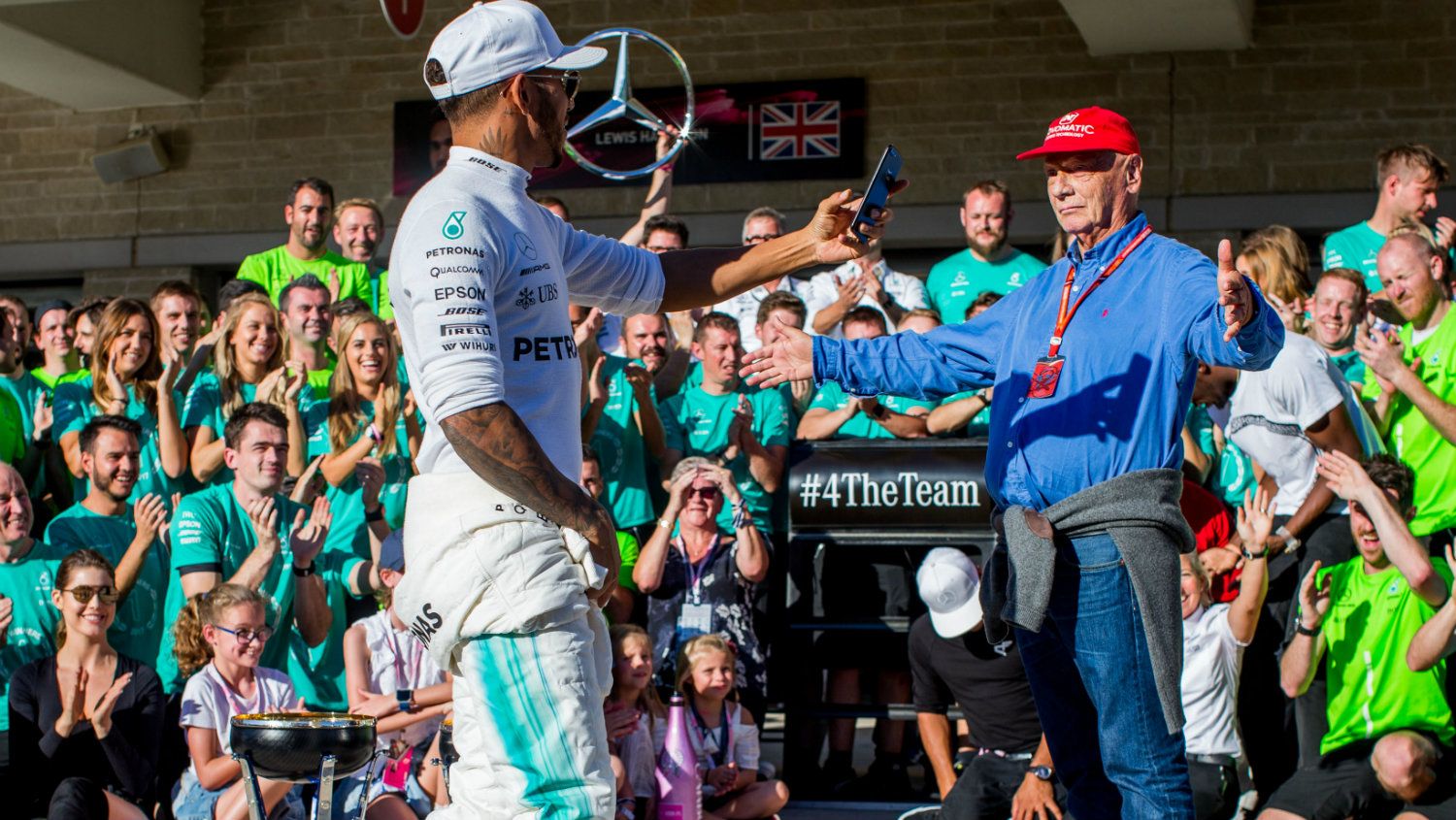 Lewis Hamilton megható sorokkal búcsúzott Laudától