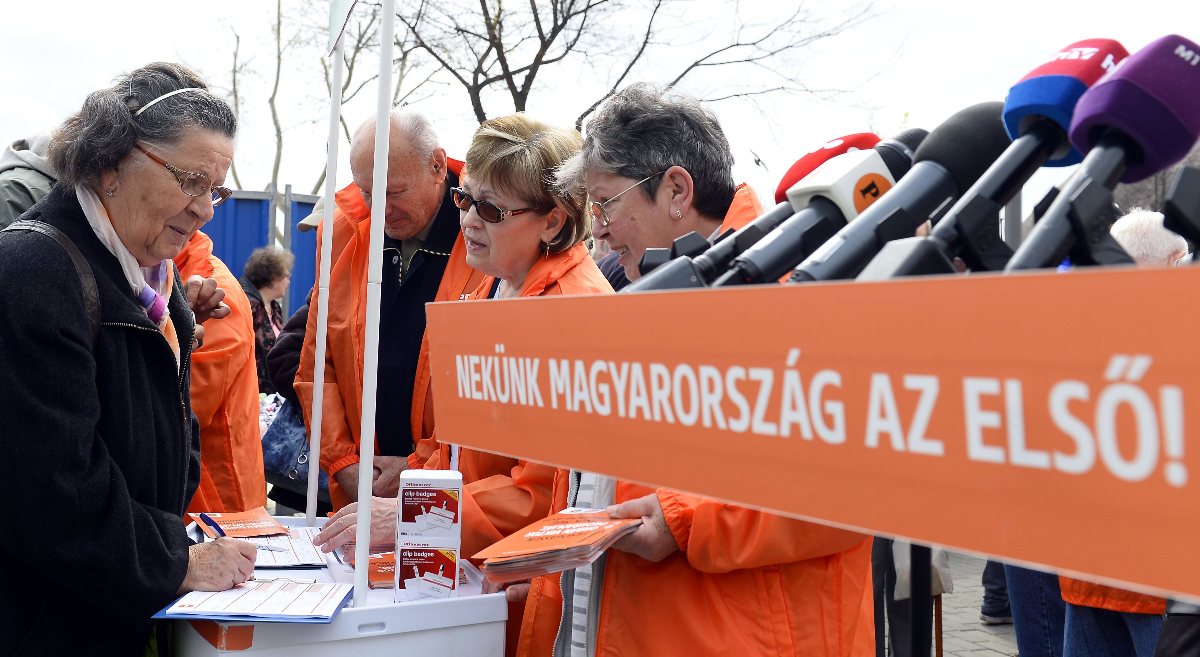 Egy miskolci magánklinika dolgozóinak munkaidőben kellett aláírásokat gyűjteni a Fidesznek