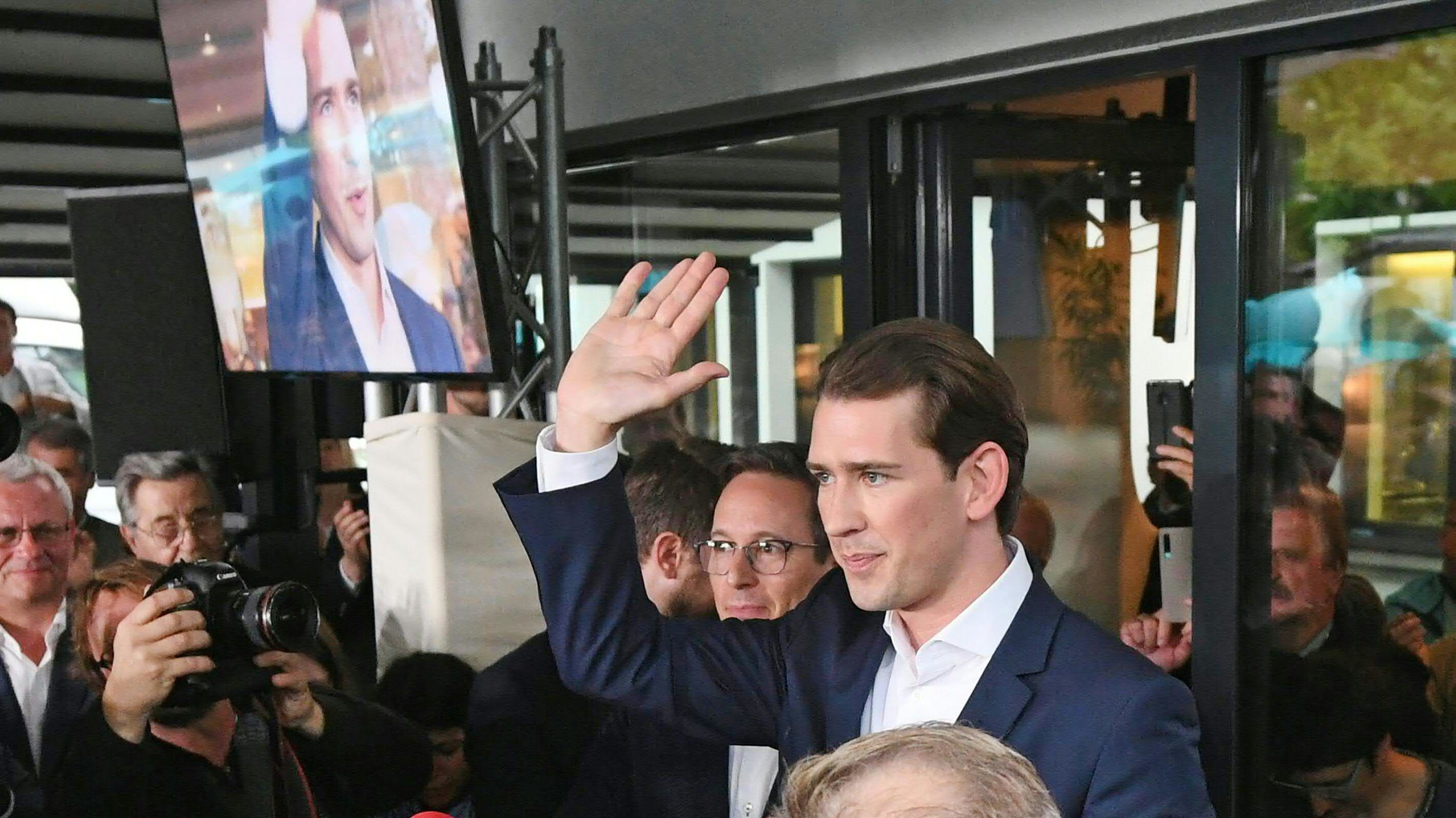 Sebastian Kurz nem veszi fel parlamenti mandátumát