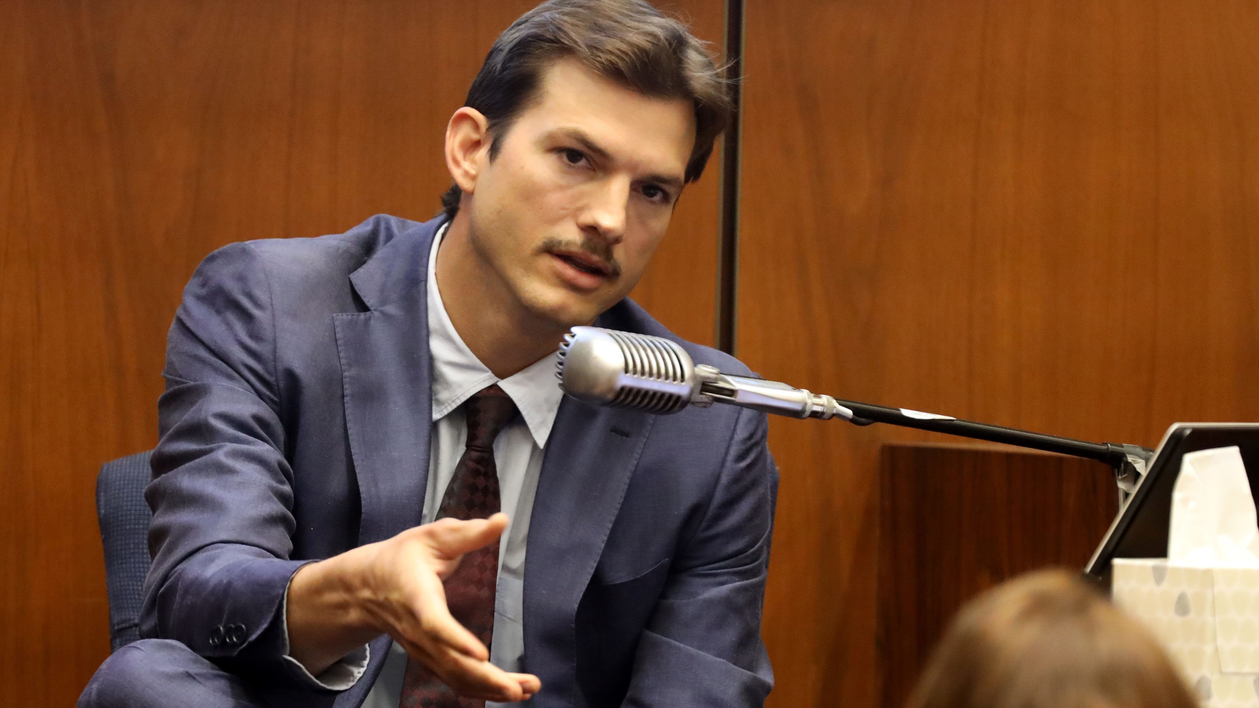 Sorozatgyilkos ellen tett vallomást Ashton Kutcher