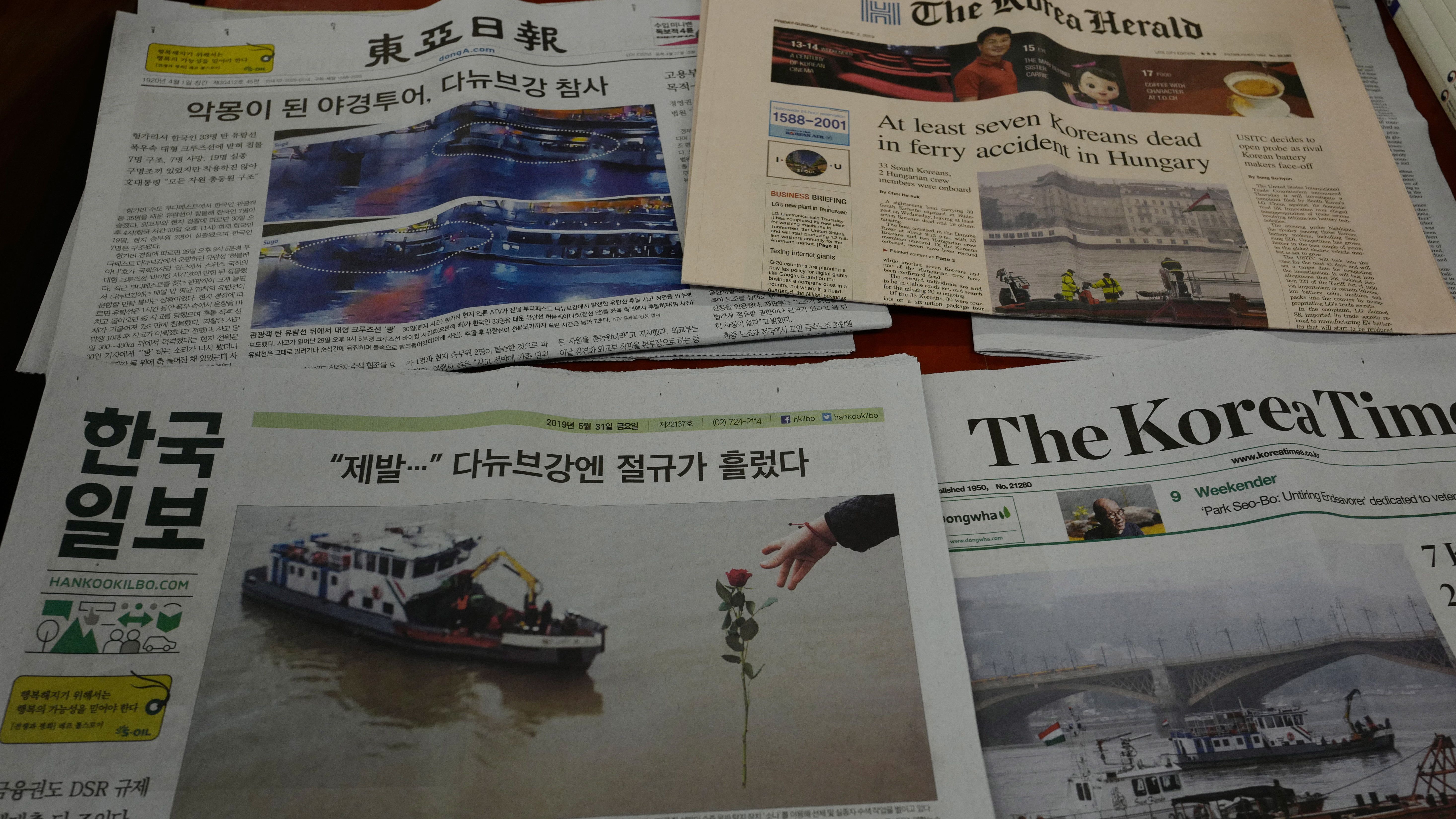 A dél-koreai újságok címlapján is a budapesti hajóbaleset szerepel