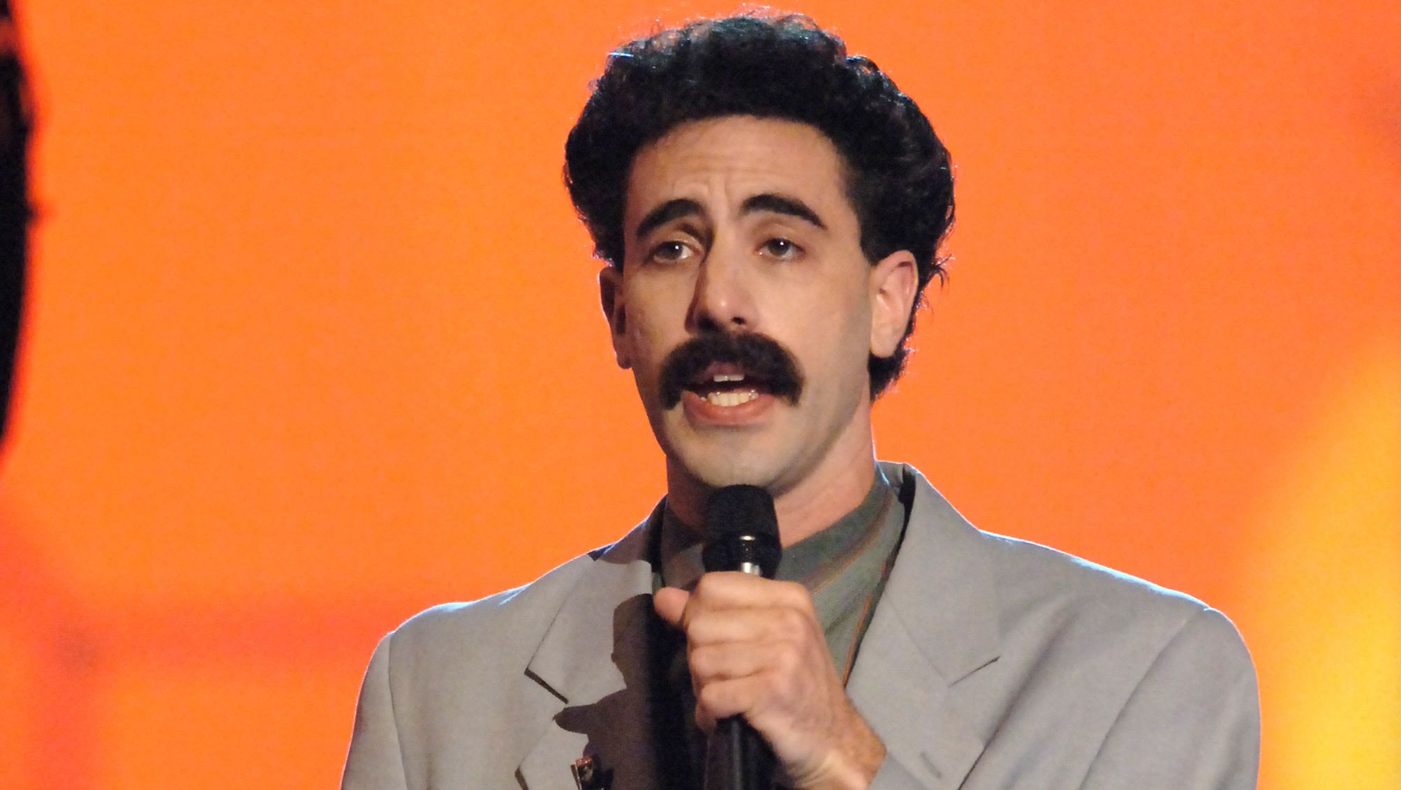 Sacha Baron Cohen elmondta, a Borat miatt ért véget Pamela Anderson házassága