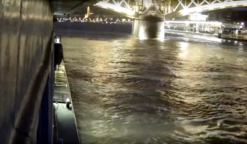 Újabb drámai videó került elő a dunai hajókatasztrófáról