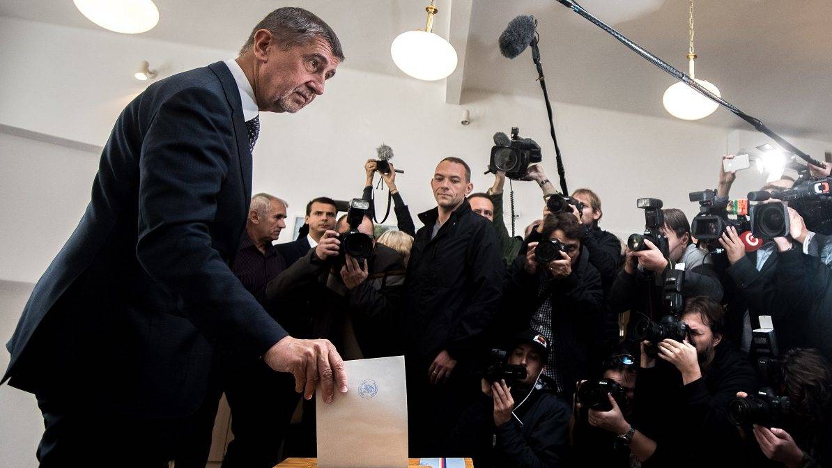 Csehországnak hatalmas összeget kell visszafizetnie a miniszterelnök cége miatt