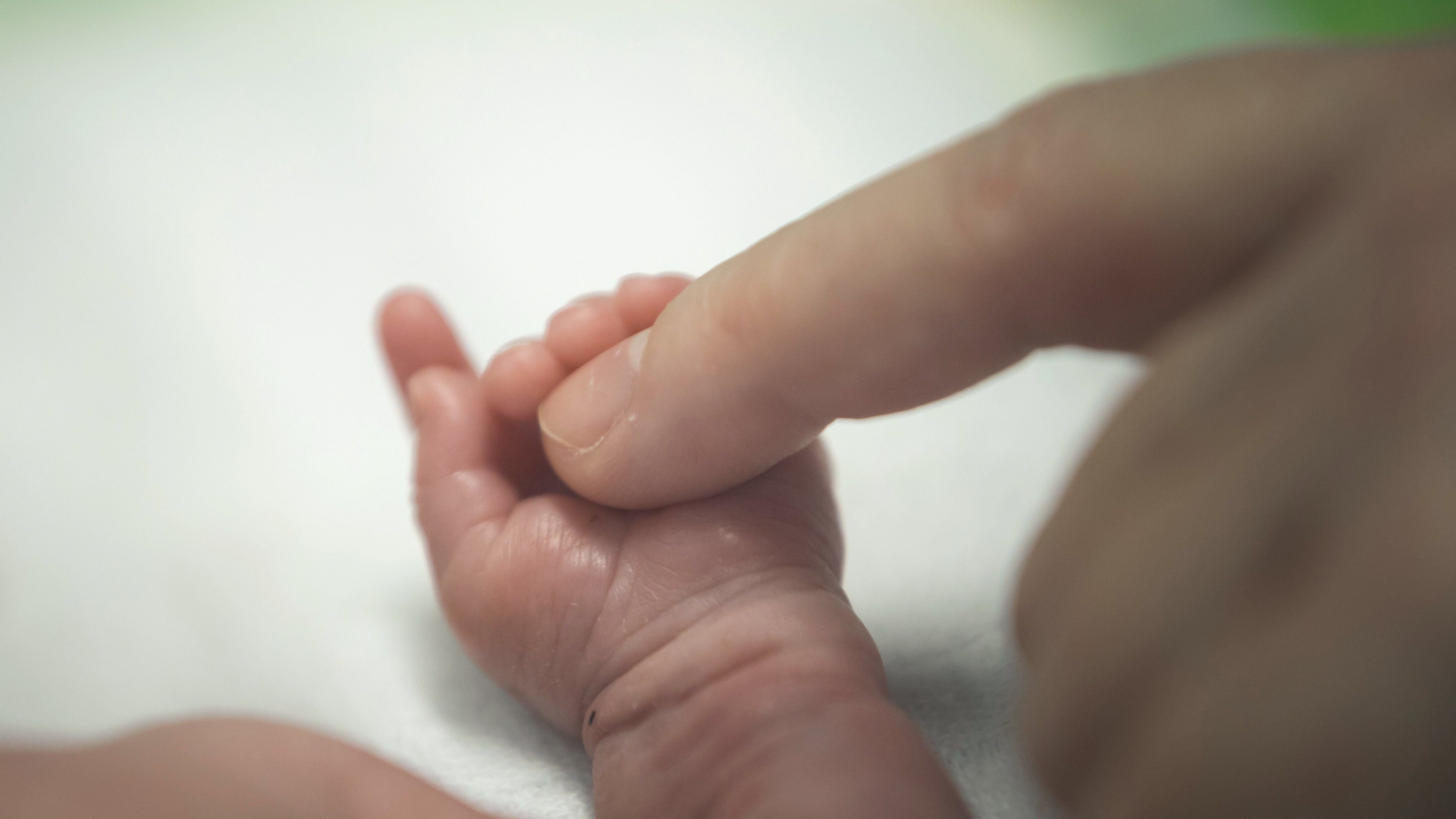 Megint újszülöttet találtak a miskolci babamentő inkubátorban
