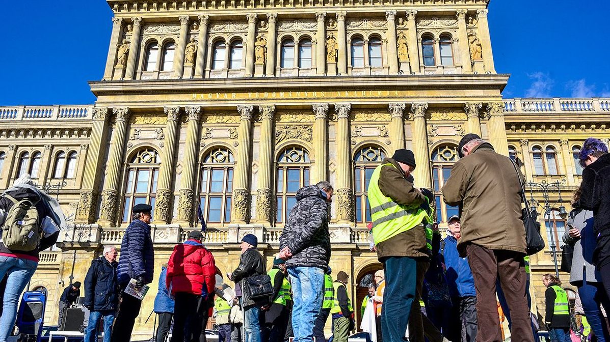 A kormány nem ismer kegyelmet: benyújtották az MTA-t megcsonkító törvényjavaslatot