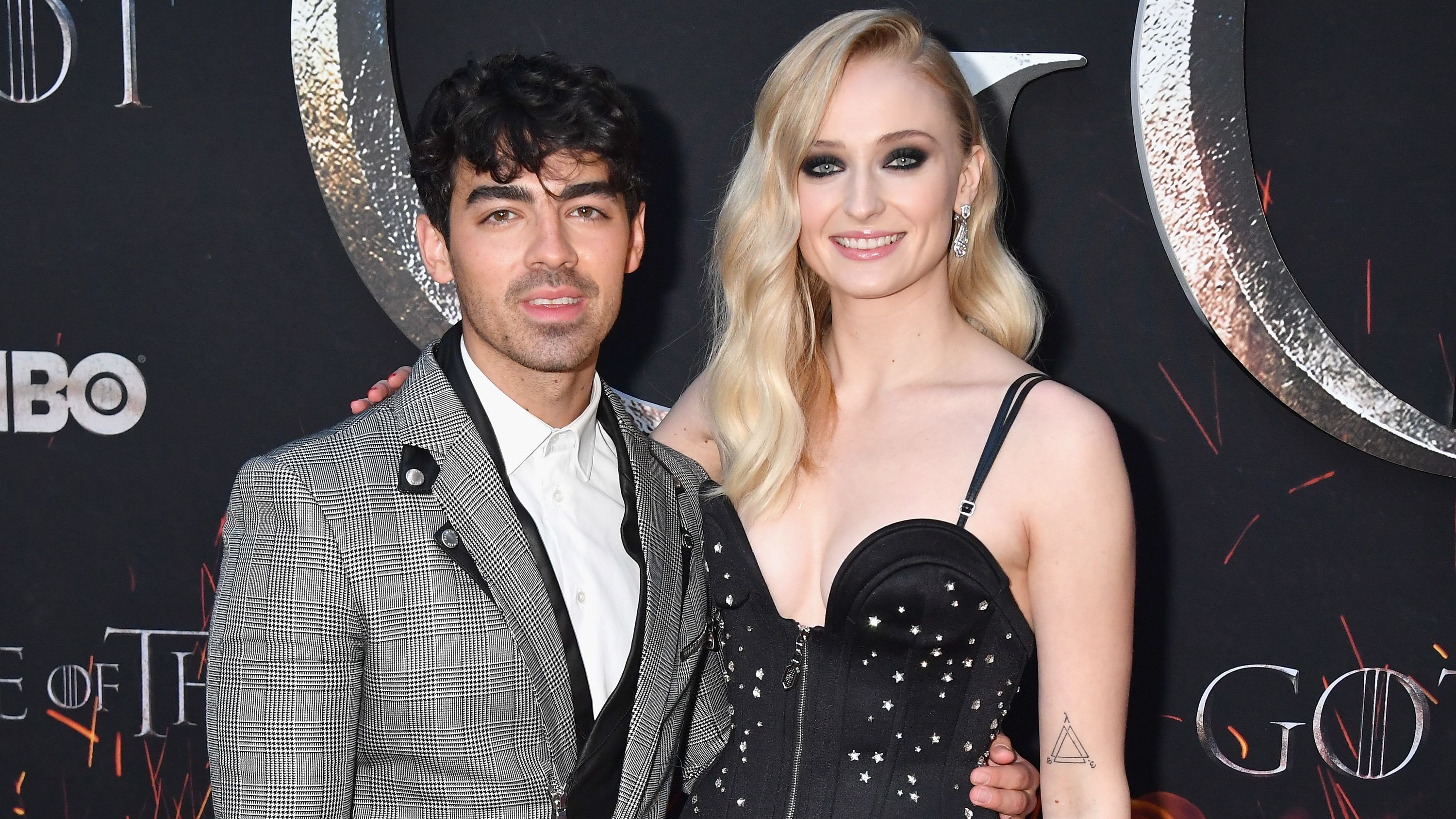 Joe Jonas szülei az internetről tudták meg, hogy fiuk megházasodott