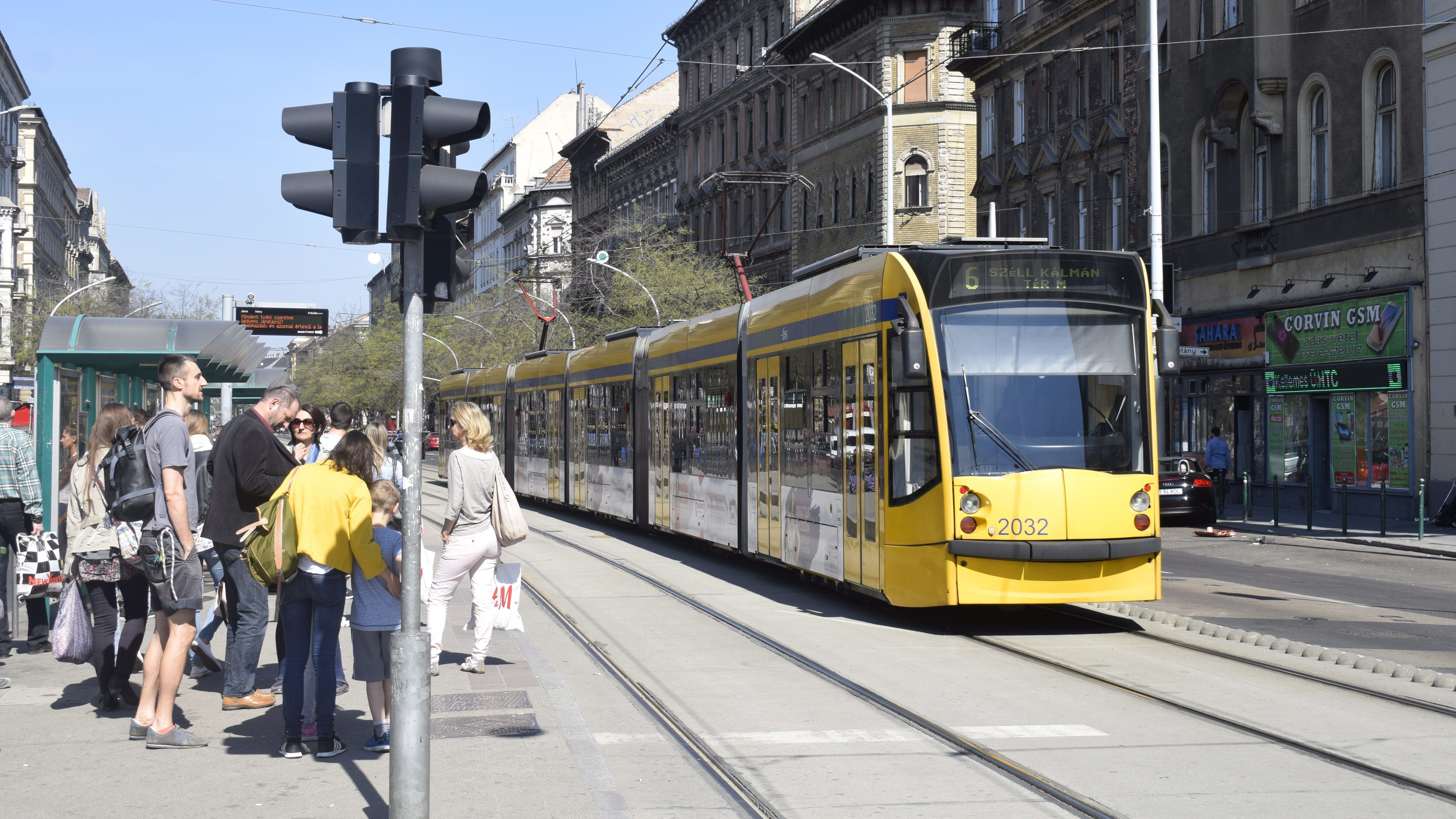 Szombattól buszok pótolják a 4-6-os villamosokat a Nagykörúton