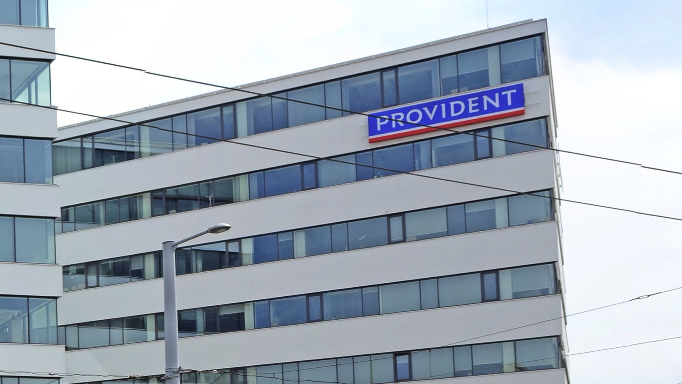 Megbüntették a Providentet, mert túlzott eladósodás veszélyének tette ki ügyfeleit