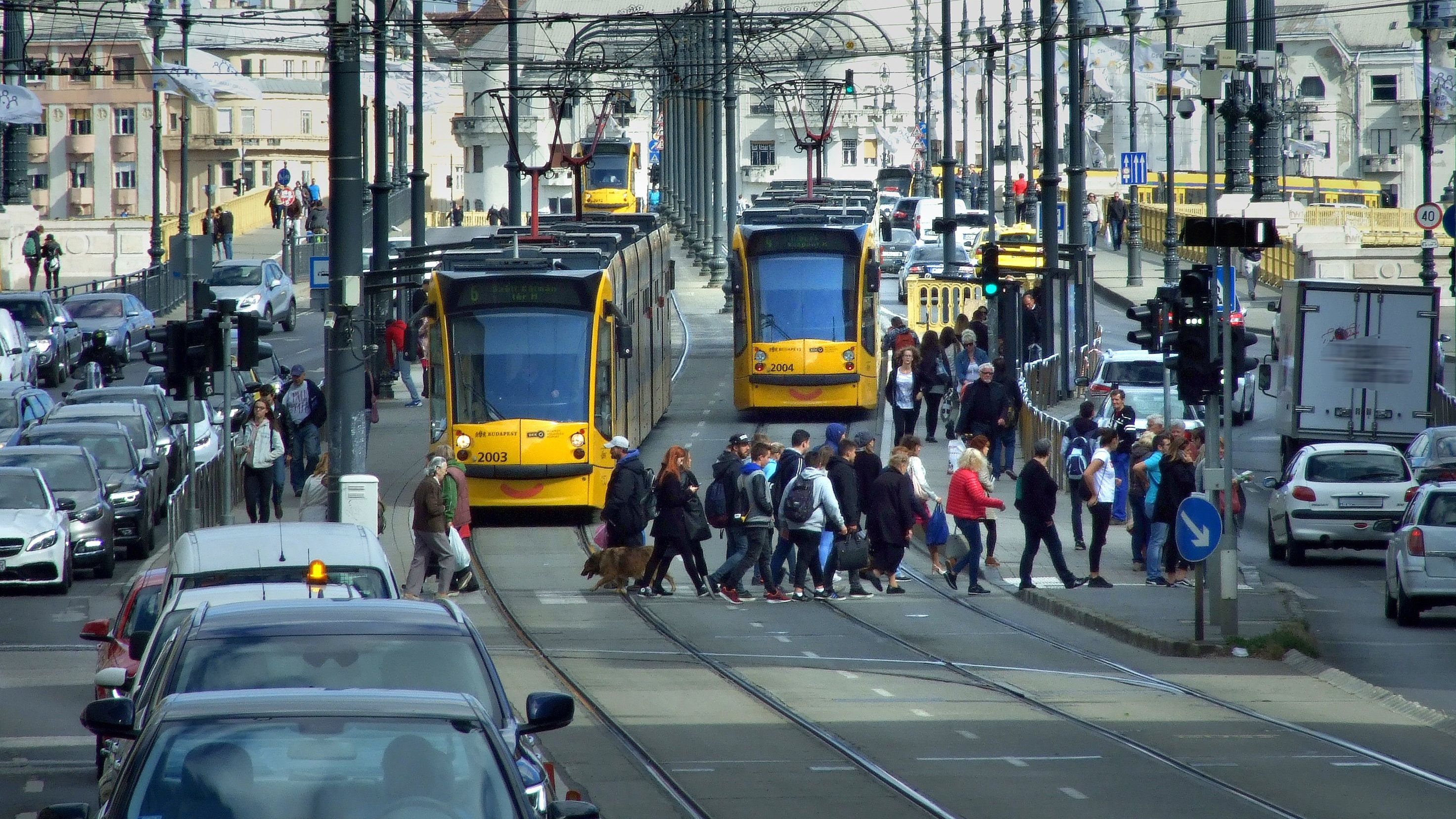 Mától buszok pótolják a 4-es és a 6-os villamost a Nagykörúton 