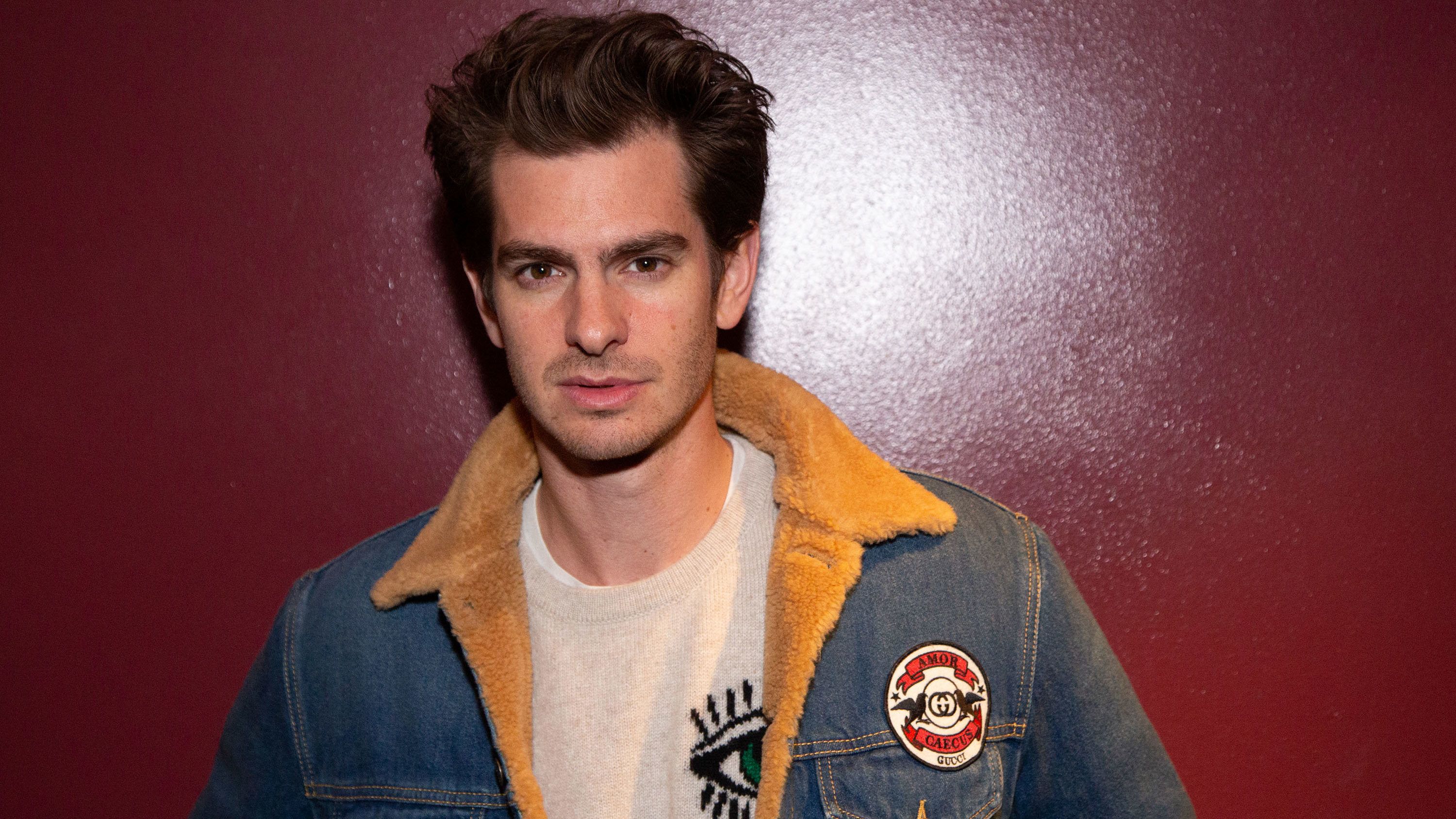 Itt van Andrew Garfield tök meztelenül Hollywood utcáin