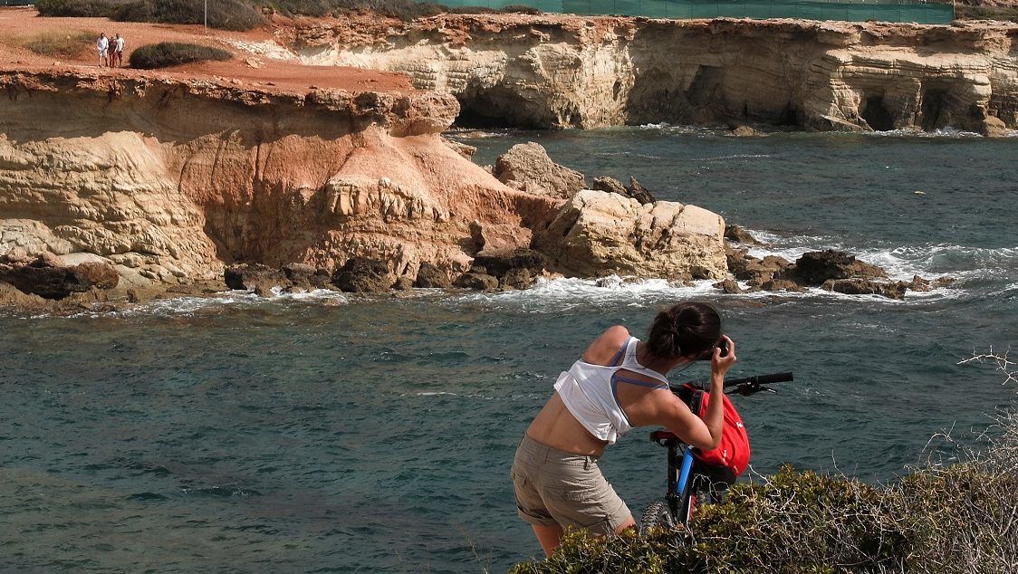 Lezárják Ciprus egyik leghíresebb látványosságát, mielőtt összeomlik a turisták alatt