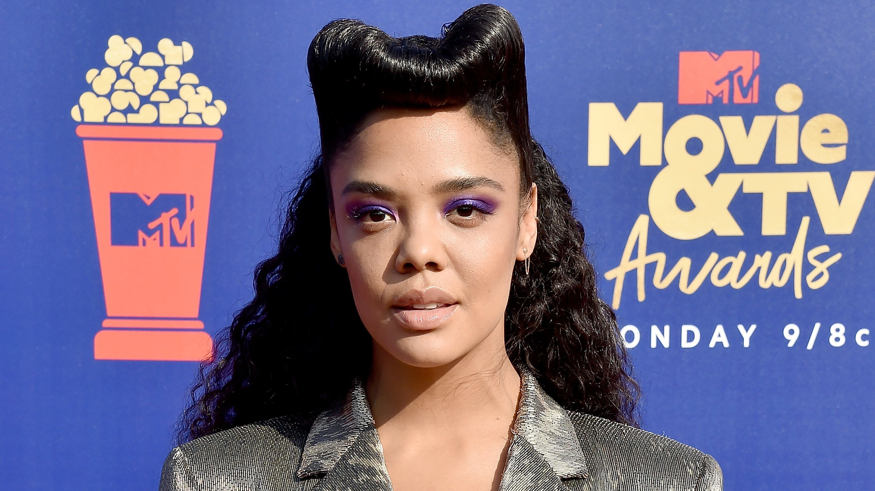 Tessa Thompson divatos szatírnak öltözött az MTV filmes díjátadójára