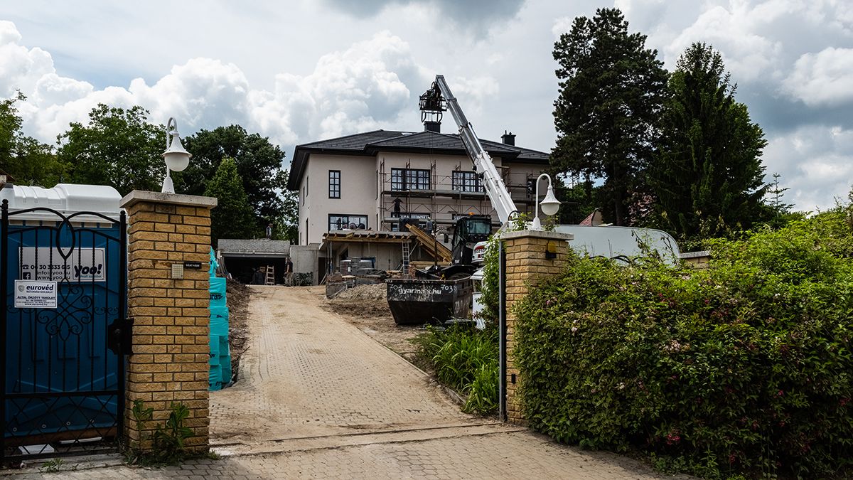 Szemrevaló budai villára tett szert Mészáros Lőrinc lánya és veje