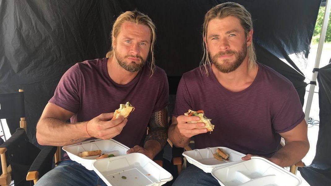 Chris Hemsworth dublőre konkrétan megszakad, hogy hasonlítson a színészre