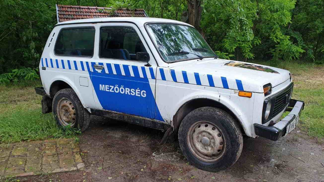Toroczkai autót árul: „Oszmánok népes hada megtorpant, ha jött e Lada”