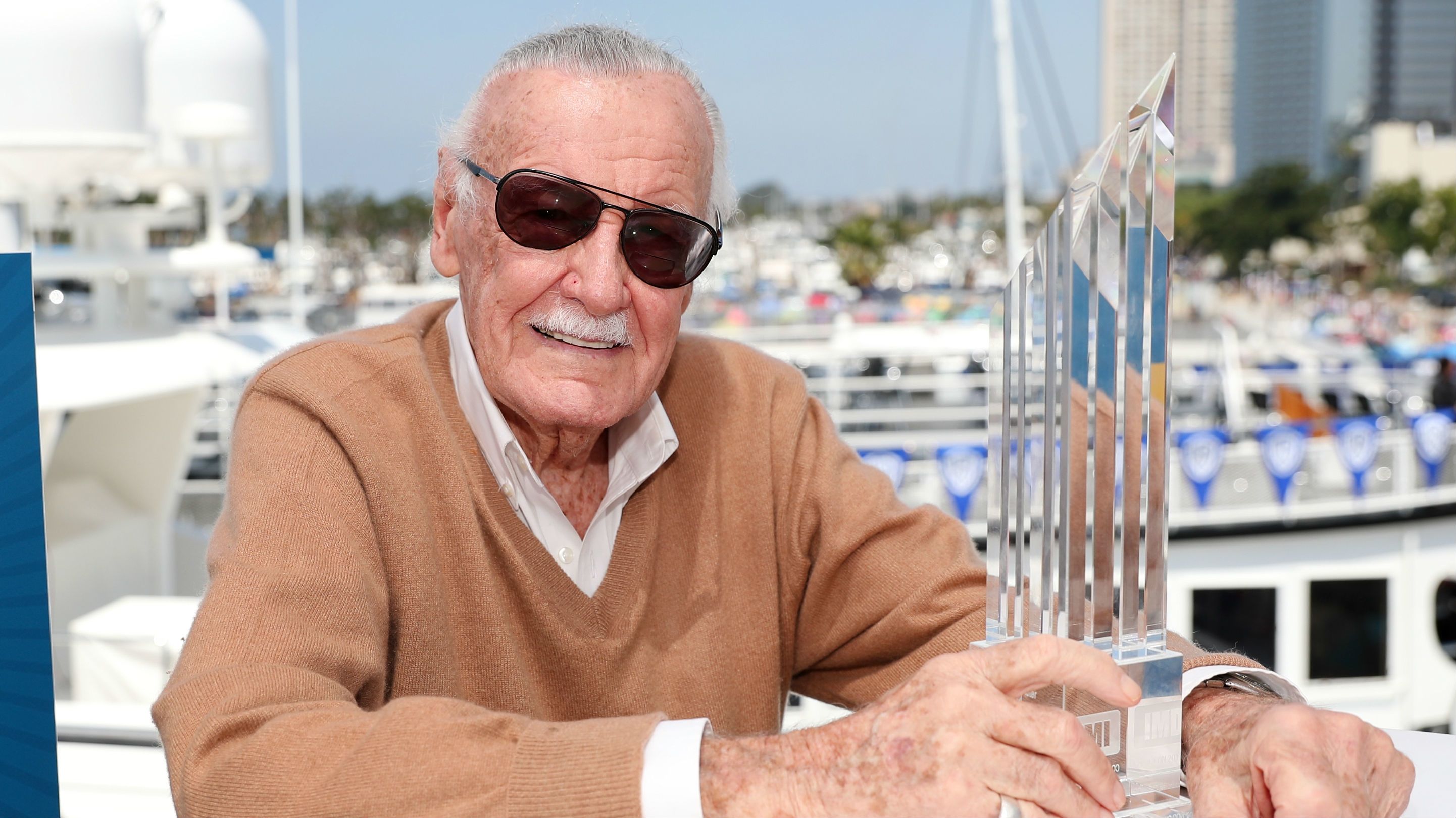 Ősszel érkezik Stan Lee első felnőtteknek szóló regénye