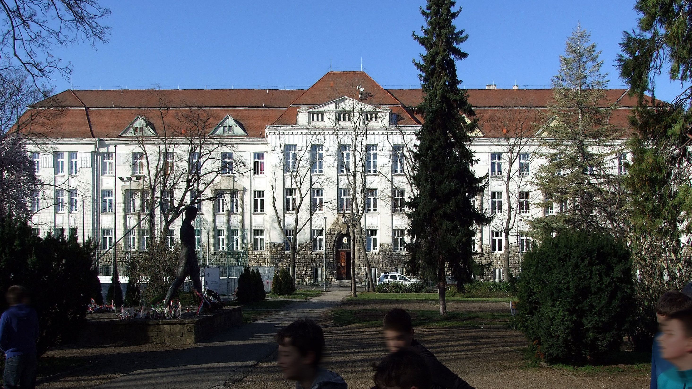 Egy teljes osztály érettségizett kitűnőre Győrben