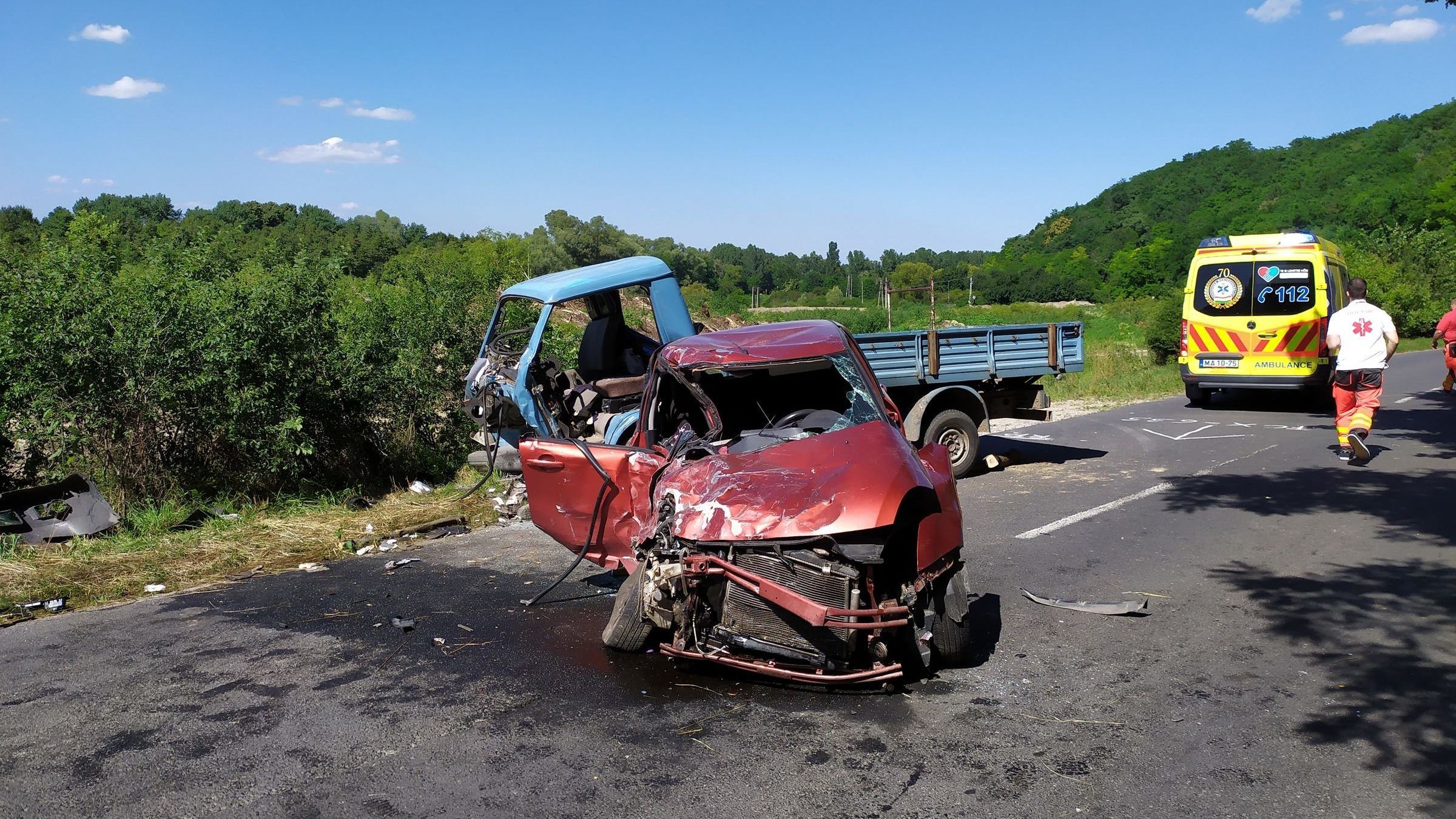 Borzalmas baleset Kaposváron: egy ember meghalt, többen megsérültek