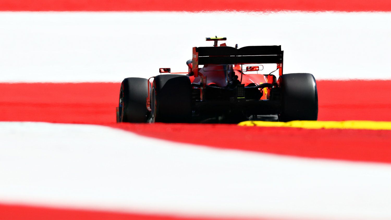 Vettel-dráma az időmérőn, Leclerc szerezte meg a pole-t