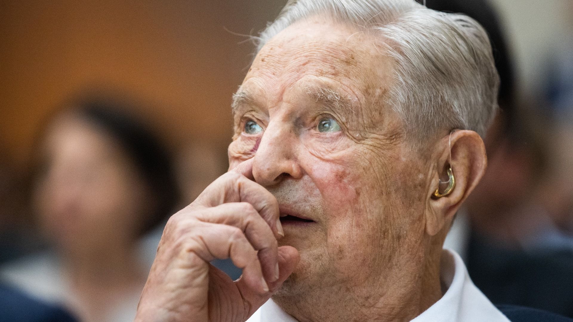 Háborúellenes intézet létrehozását támogatja Soros György