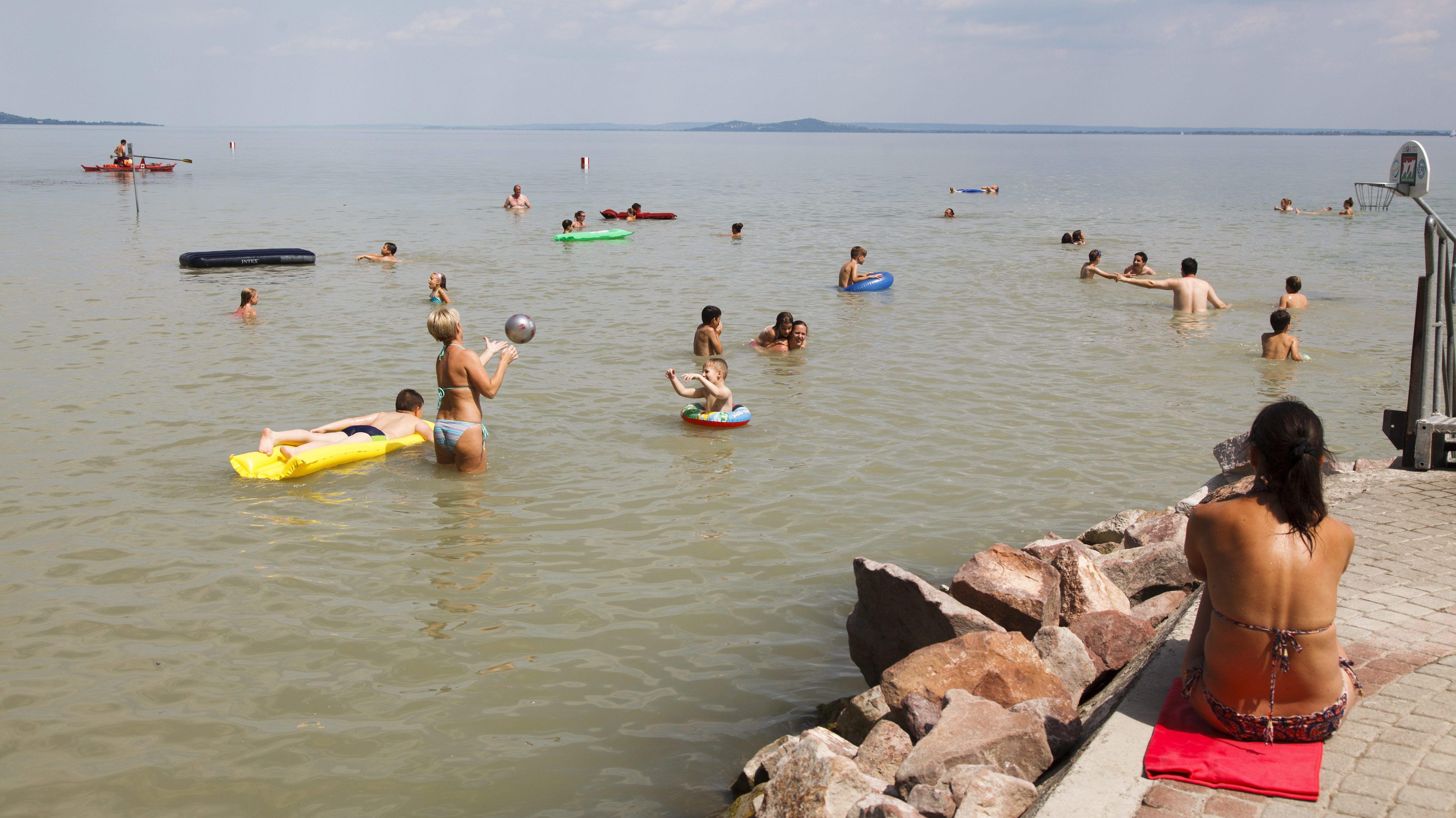 Beveszik a NAV-ellenőrök a Balatont