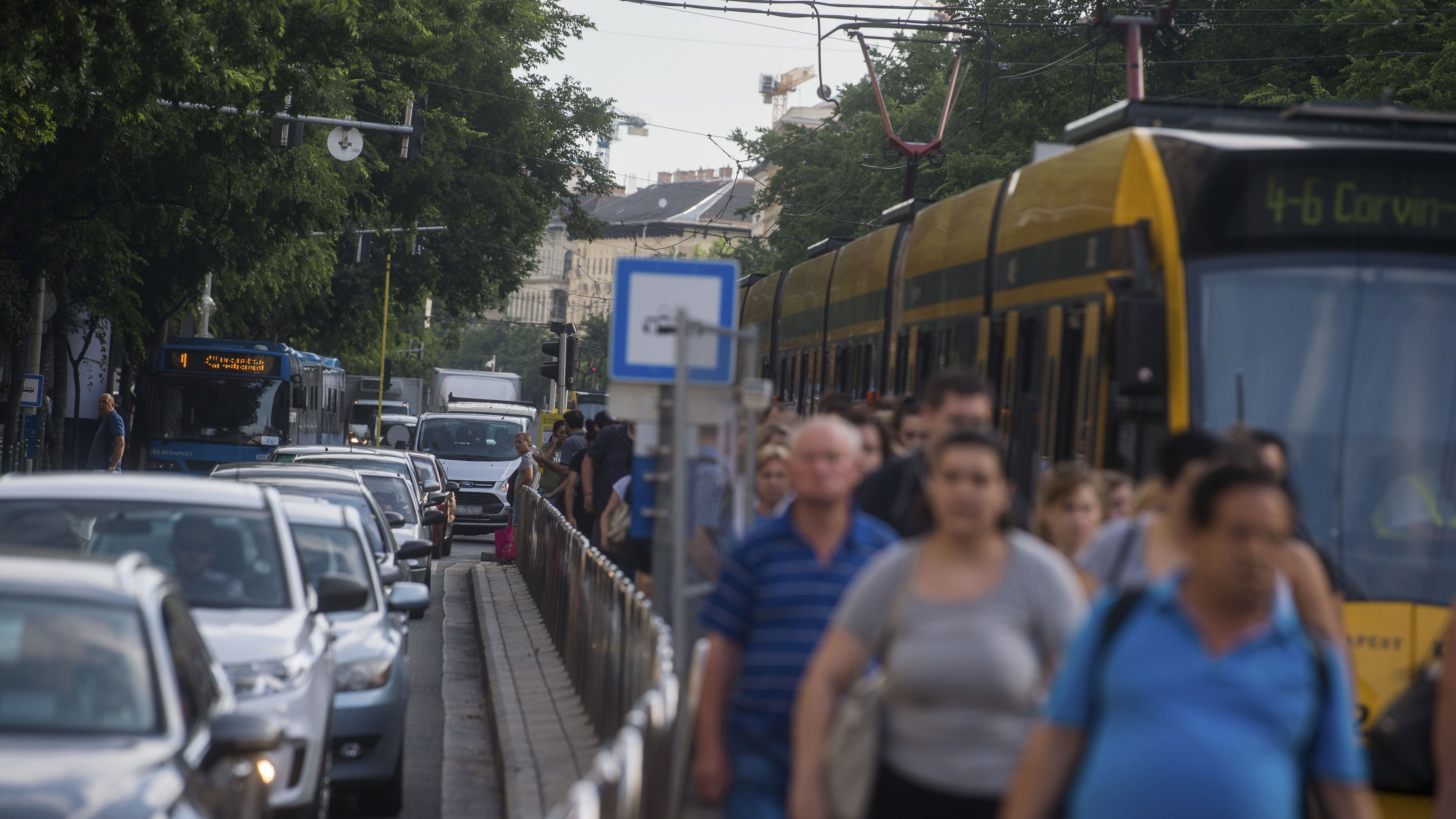 Szombattól a Margit körúton is elkezdődik a 4-es és a 6-os villamosvonal felújítása