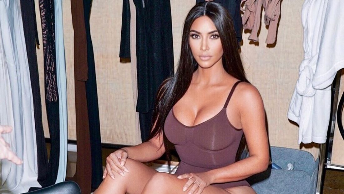 Kim Kardashian fotóján két olyan dolog is van, amit szinte sose látunk