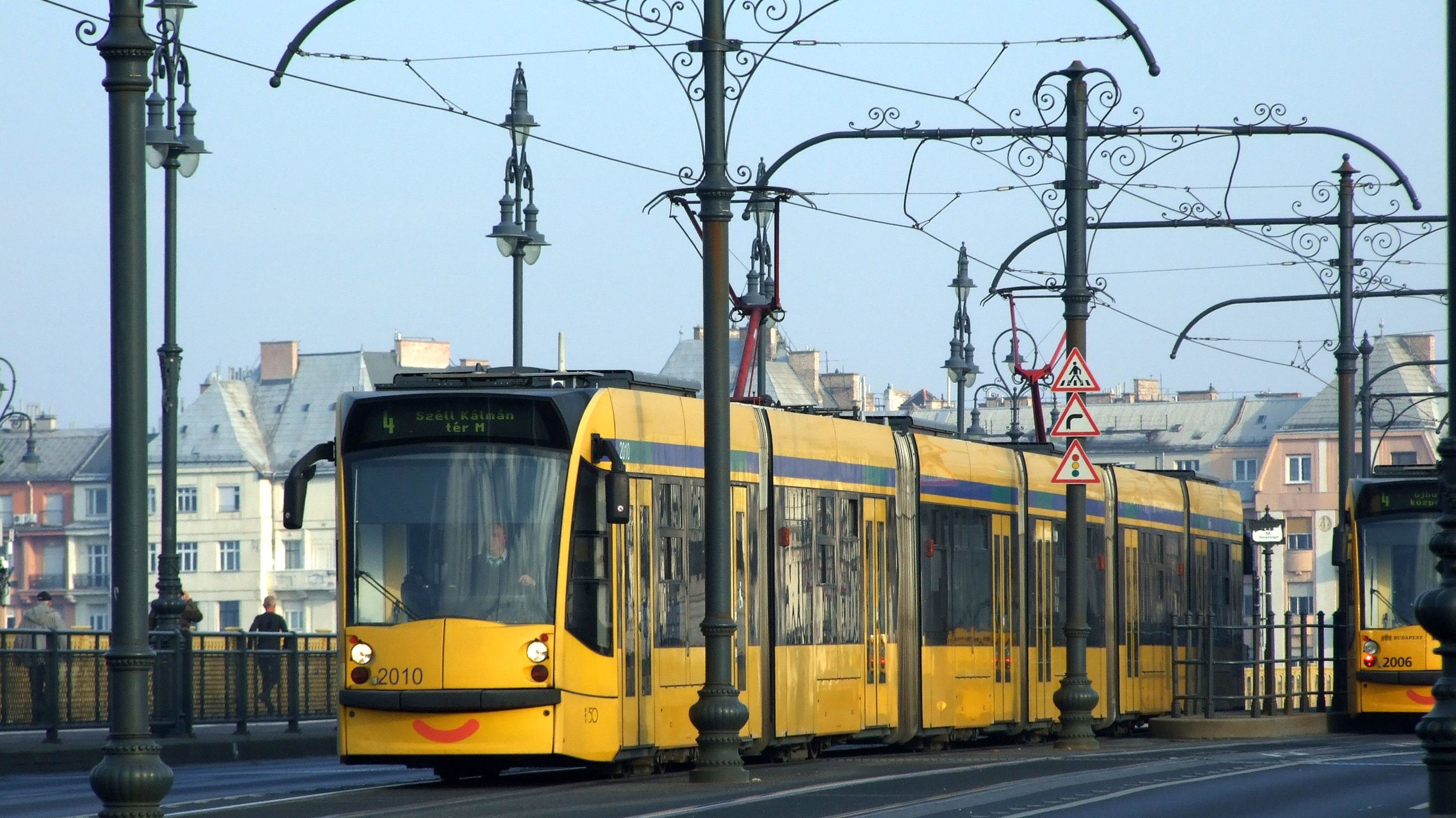 Leszakadt a villamosvezeték a Margit-hídon