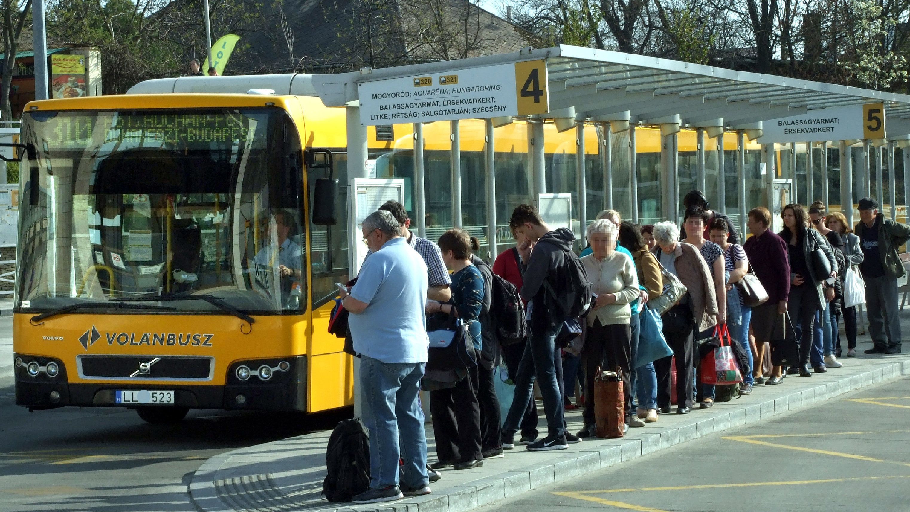 Szimulátorral felszerelt busszal próbál munkavállalókat becserkészni a Volán