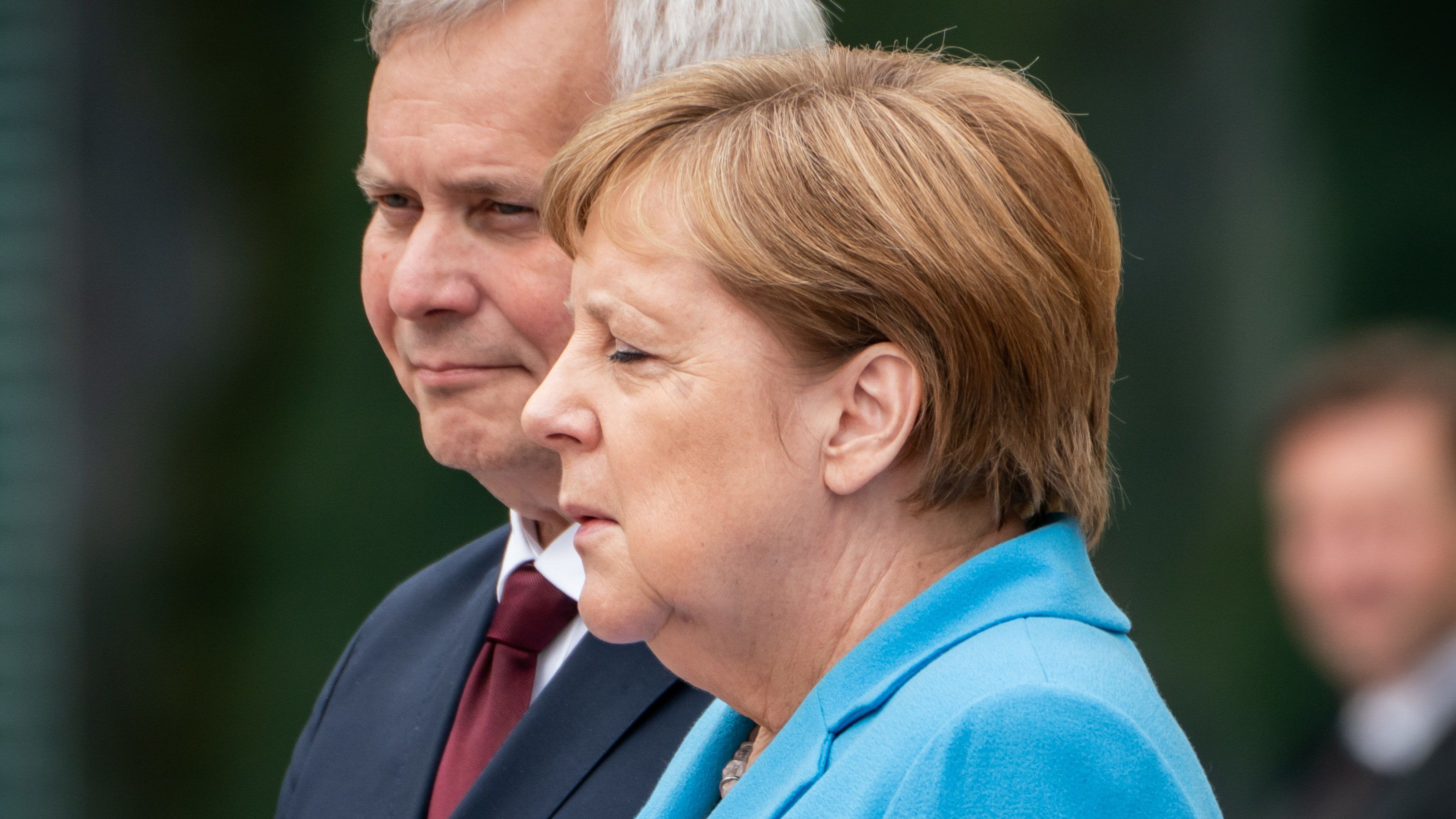 Egy hónapon belül harmadszor tört remegésroham Merkelre
