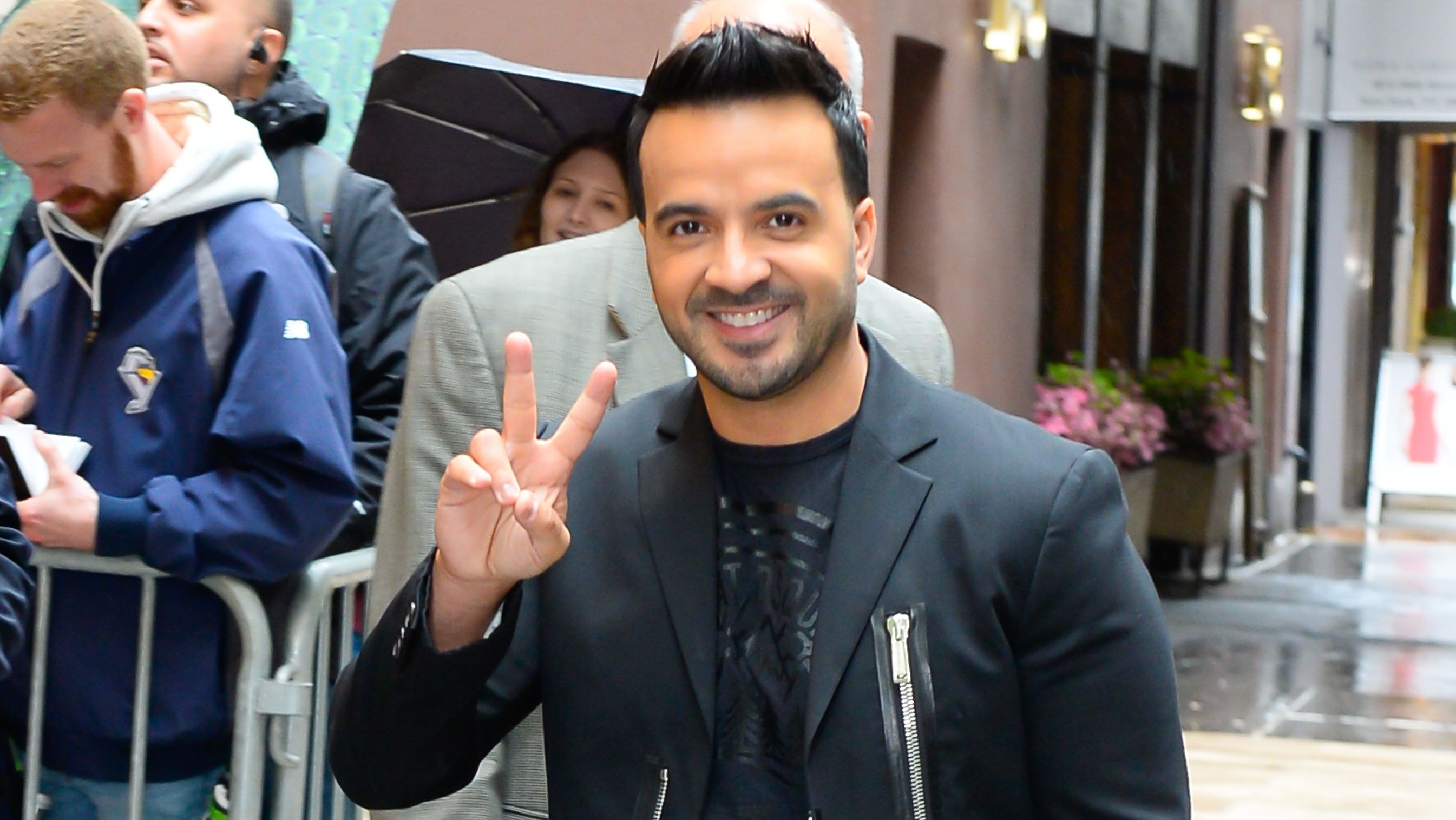 Már Budapesten van Luis Fonsi