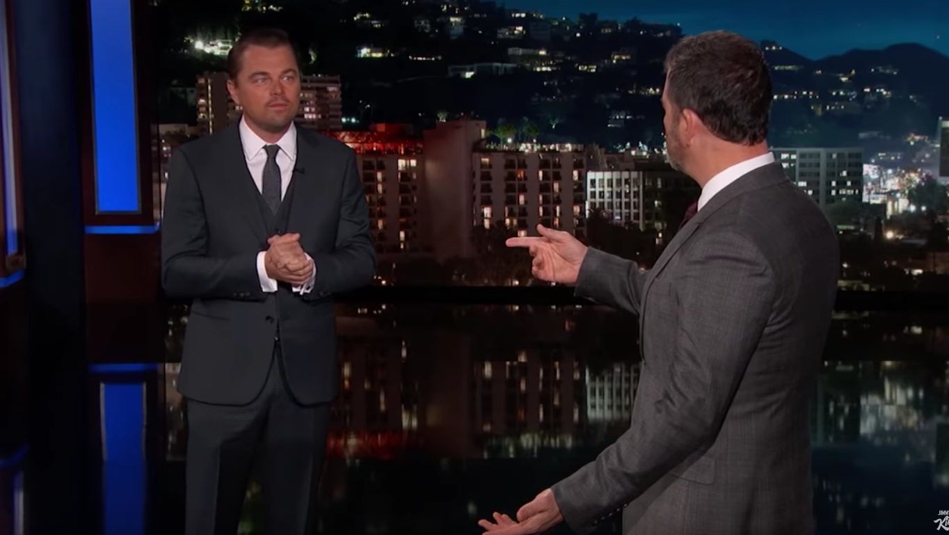 Leonardo DiCaprióék átsétáltak Jimmy Kimmel műsorán, és látnod kell a reakciókat