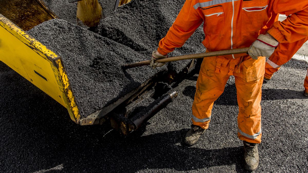 130 millióért vesz téli kabátokat a Magyar Közút Mészáros testvérétől