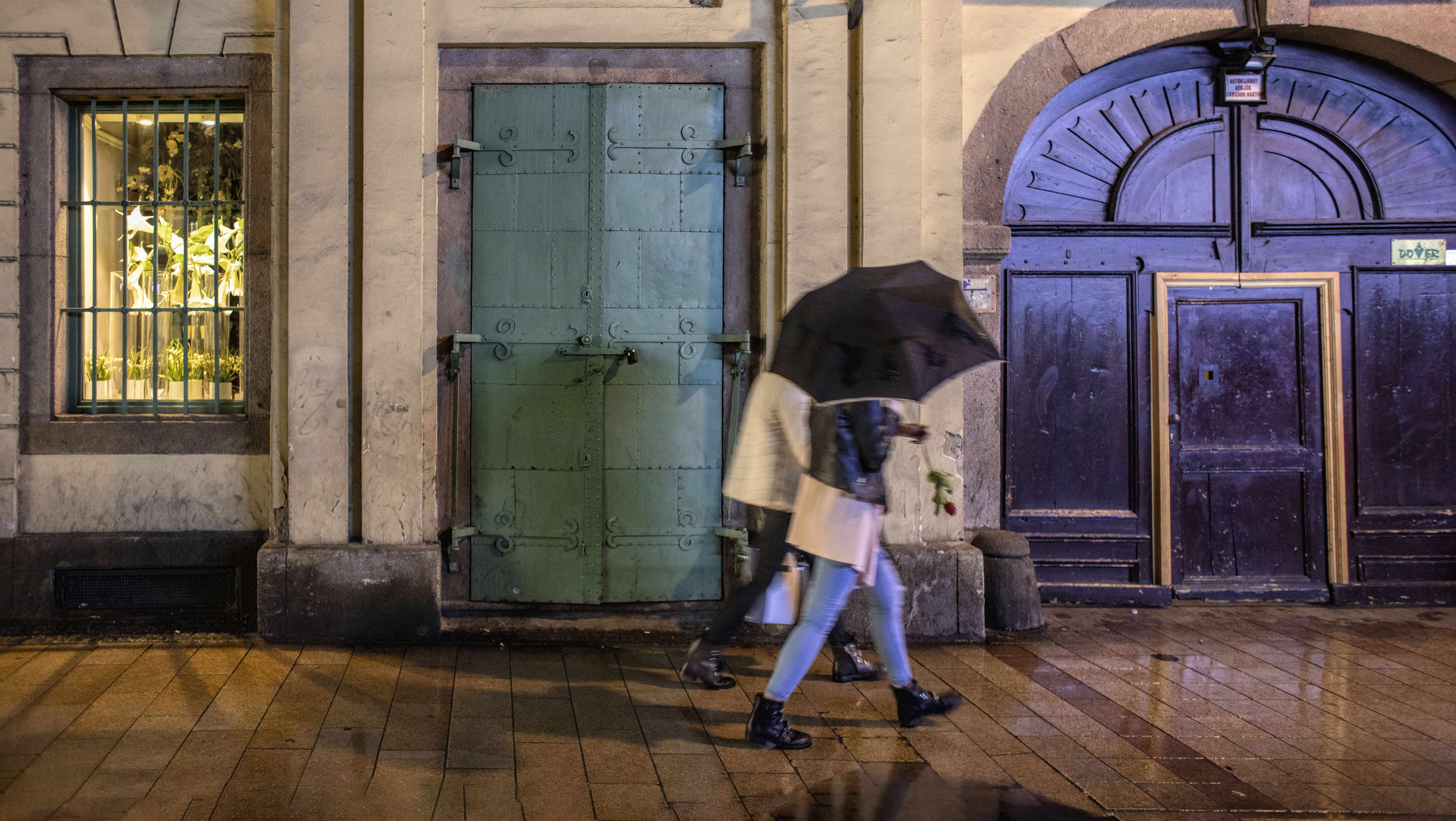 Az egész országban zivatarokra és felhőszakadásra figyelmeztetnek