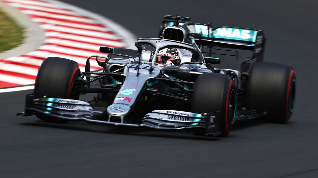 Pályacsúccsal nyerte Lewis Hamilton a Magyar Nagydíj utolsó edzését
