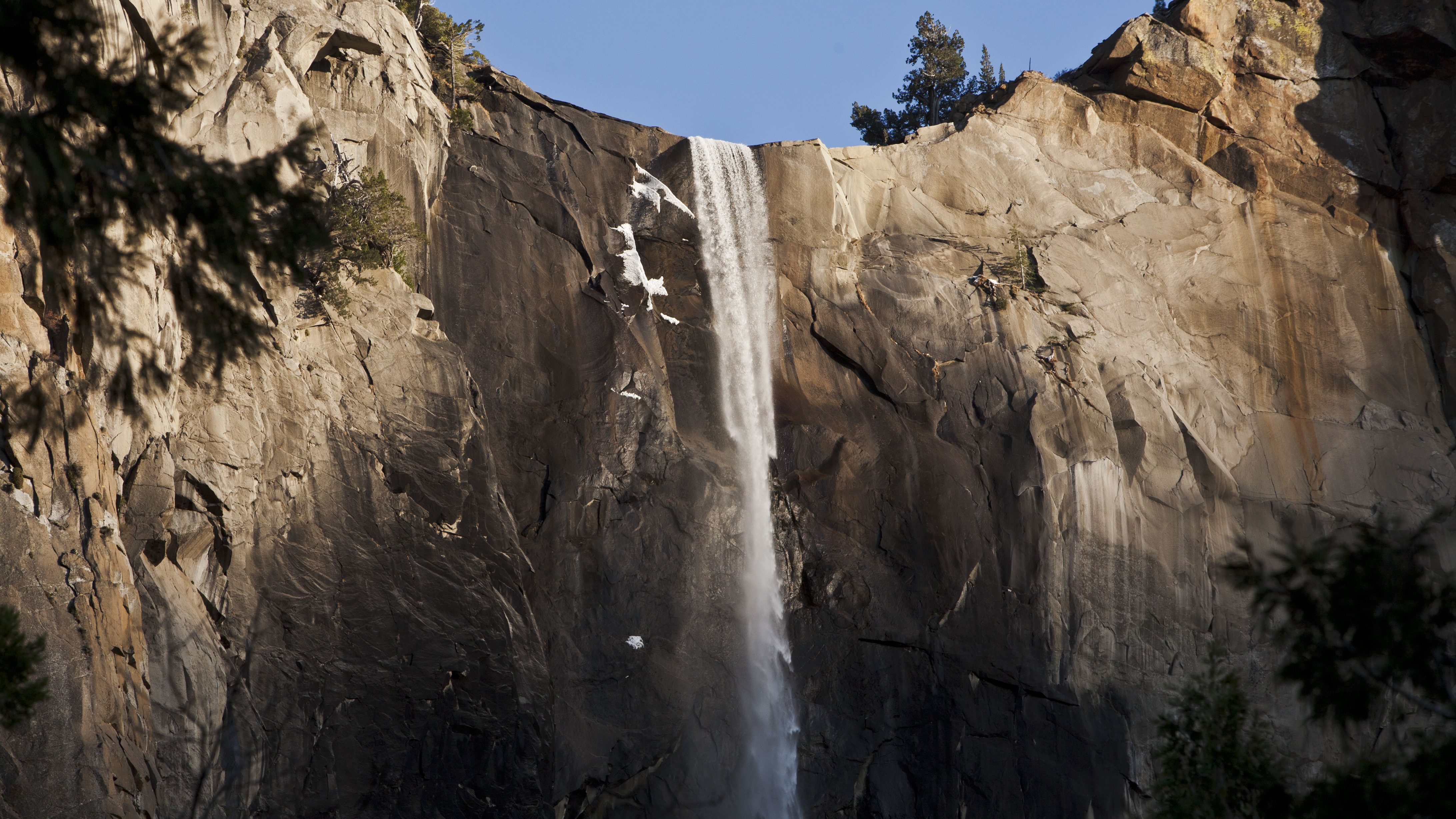 Meghalt egy román turista a Yosemite Nemzeti Parkban