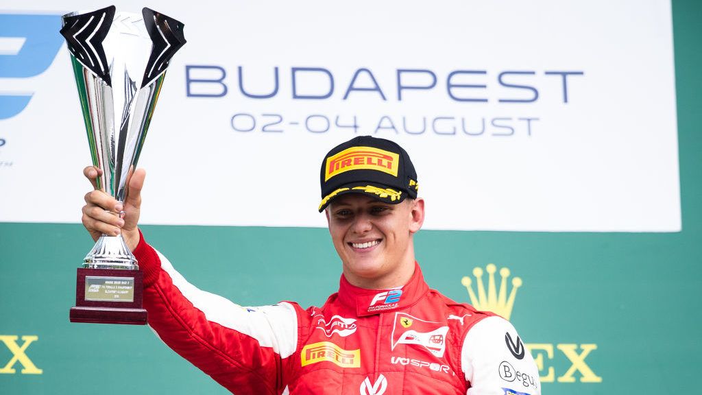 Magyarországon nyerte élete első futamát Mick Schumacher