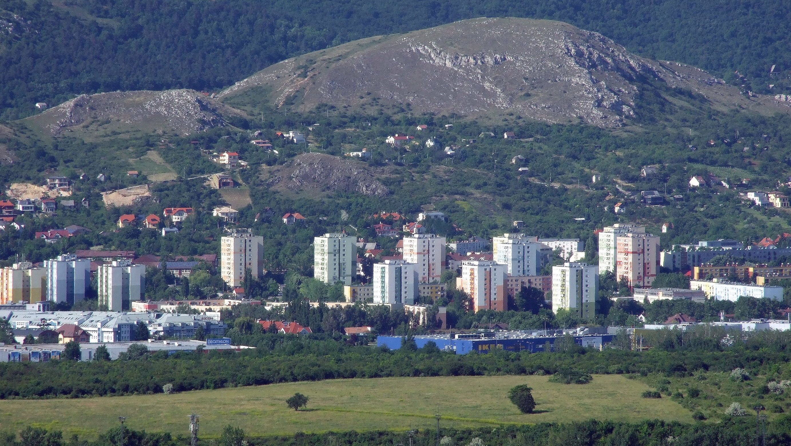 Négy év alatt 72 százalékkal drágultak a panellakások