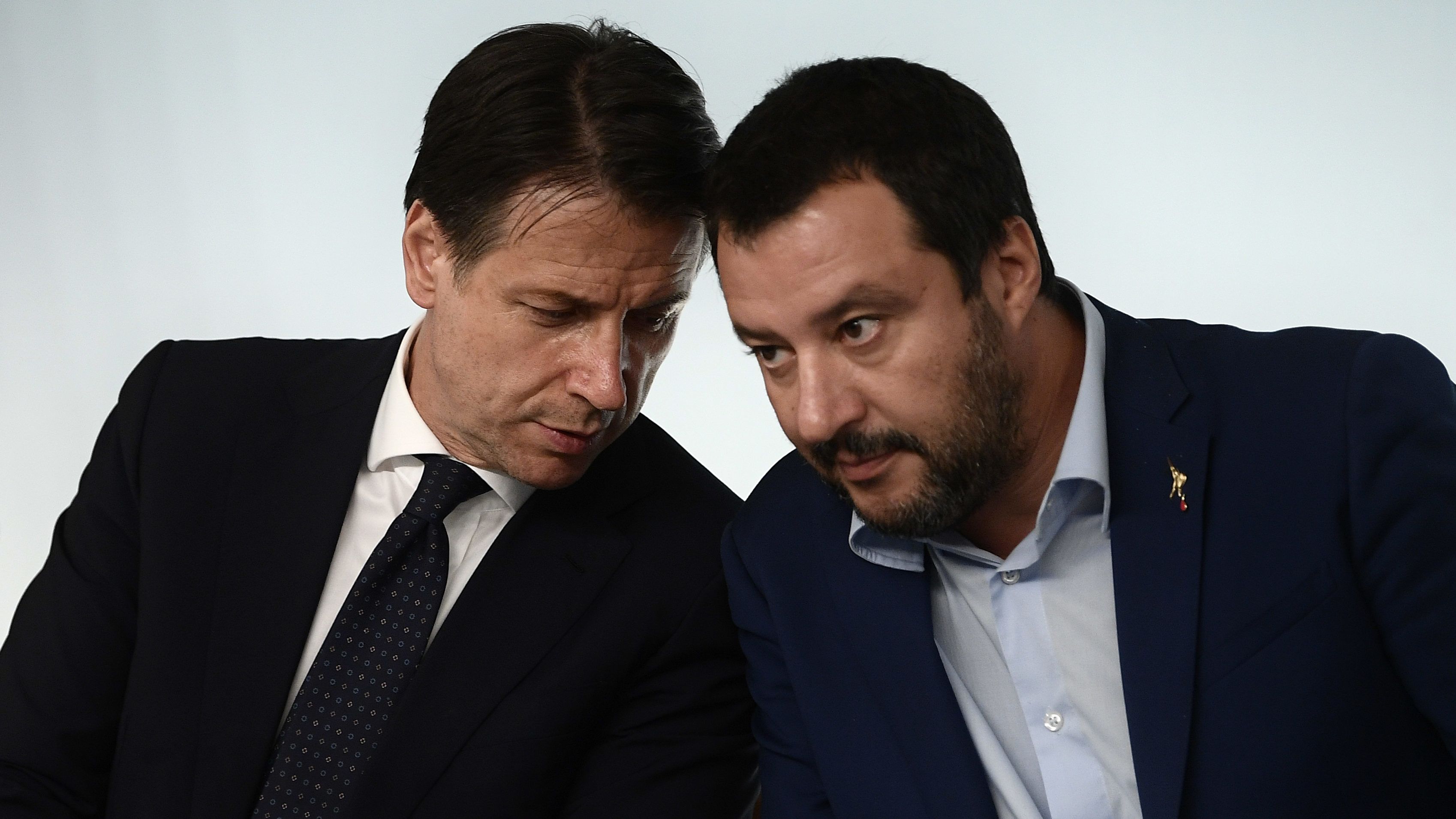 Összeomlás szélén az olasz kormánykoalíció