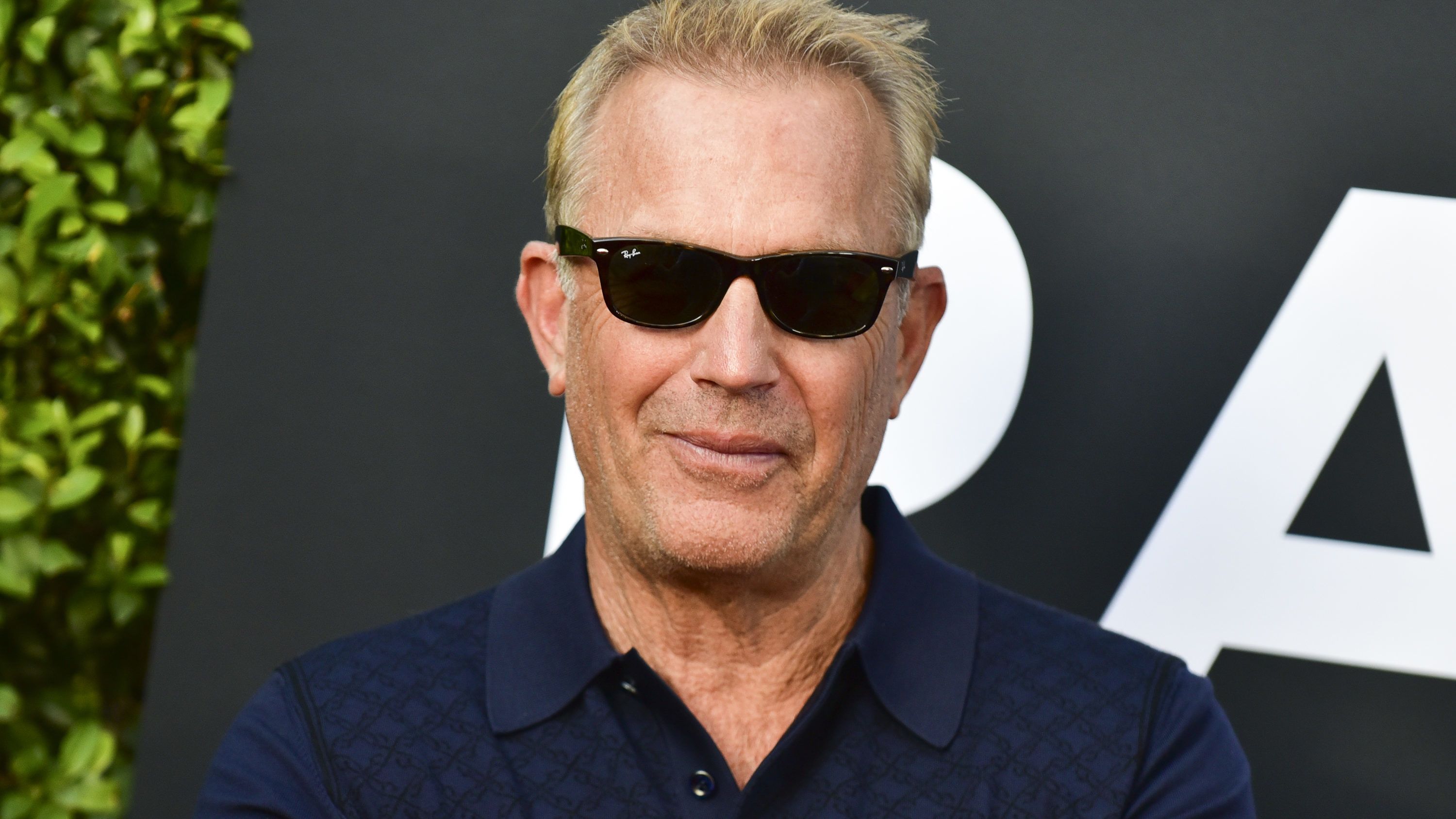 Kevin Costner: Harry herceg oldalán állok, a feleségem filmekben se csókolózzon idegen férfiakkal!