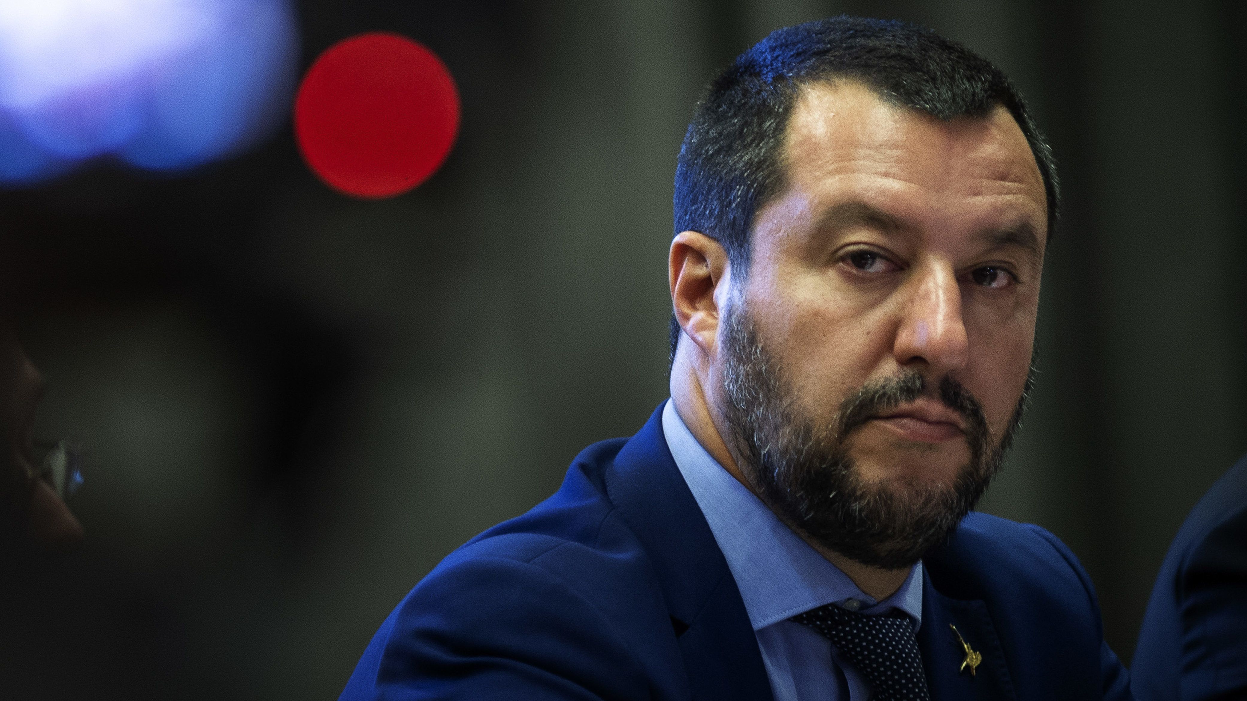Matteo Salvininek nem tetszik Richard Gere menekülteket támogató magánakciója